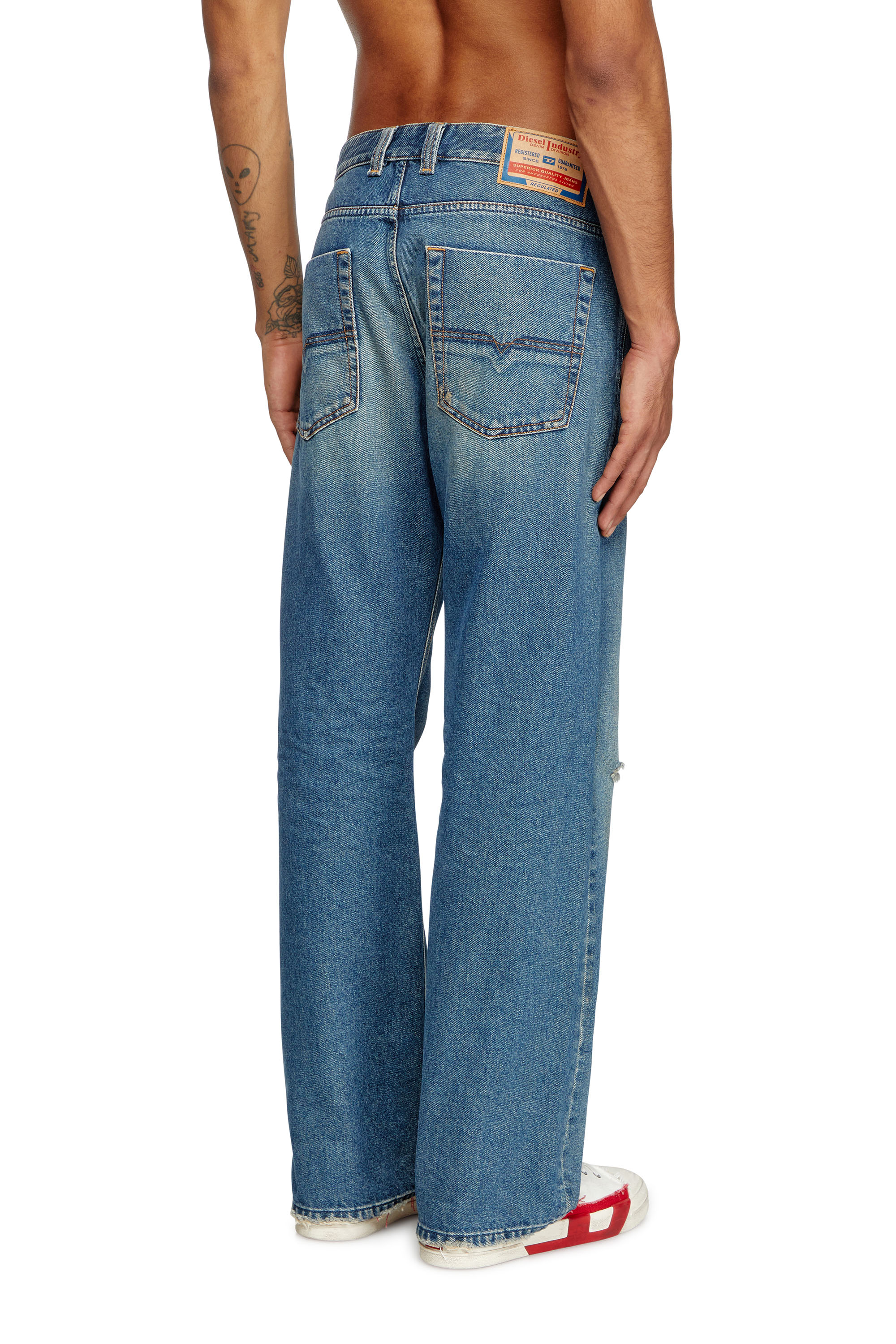 Diesel - Relaxed Jeans 1980 D-Eeper 09J79 Hombre, Azul medio - 4