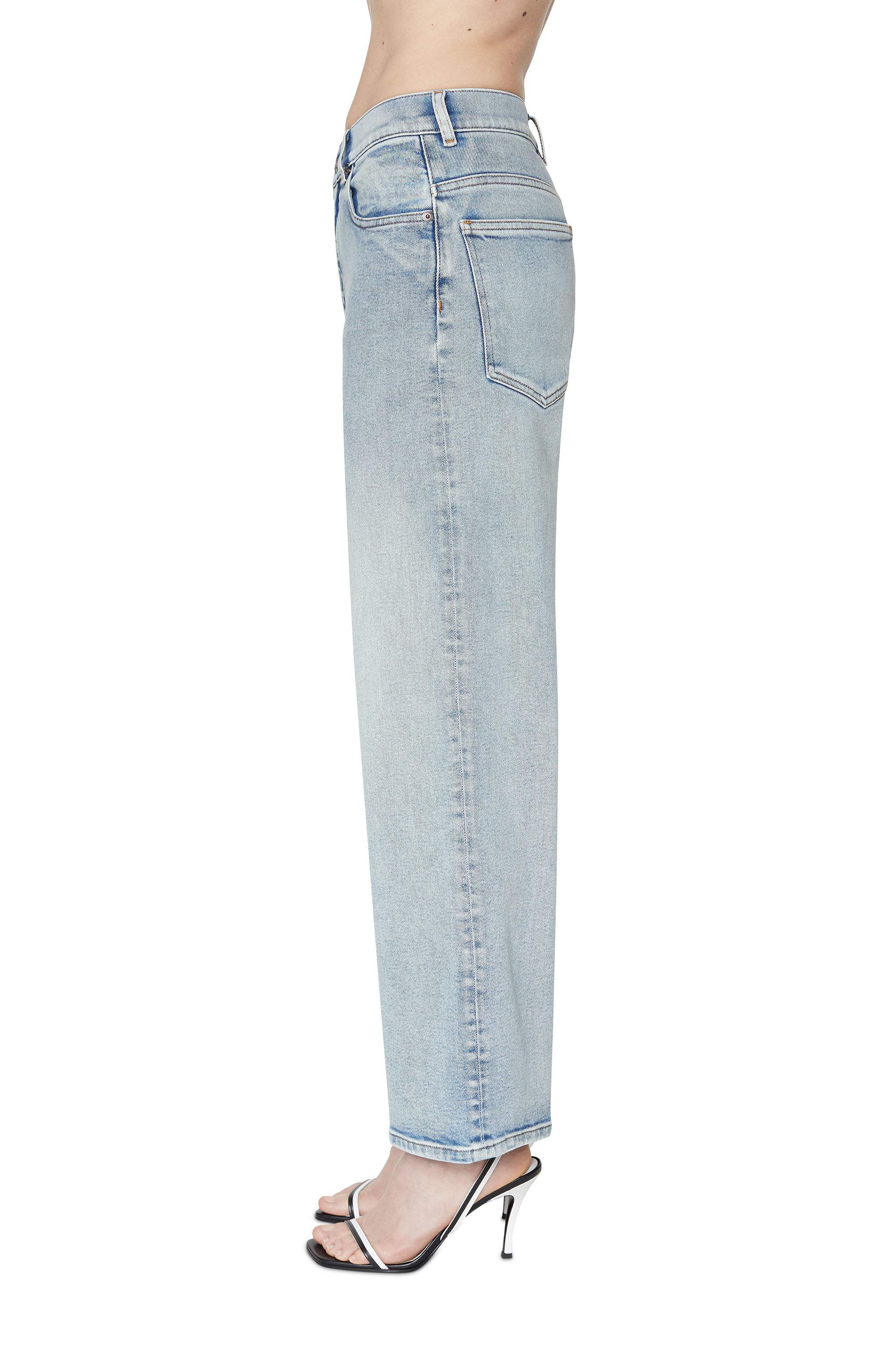 Diesel - 2000 WIDEE 09C08 Bootcut and Flare Jeans, Azul Claro - Image 4