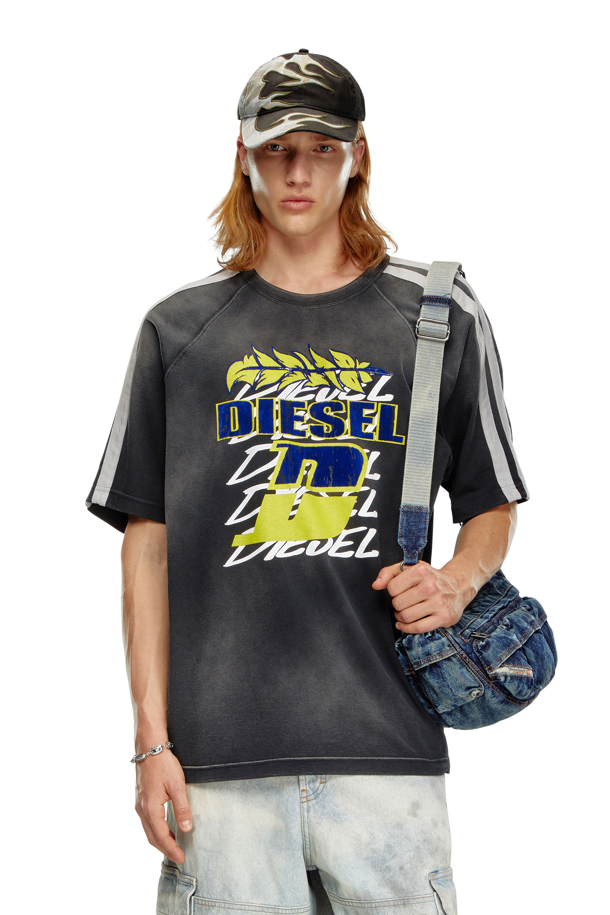 Diesel - T-ROXT-STRIPE, Hombre Camiseta desteñida con logotipo estampado en relieve in Negro - Image 1