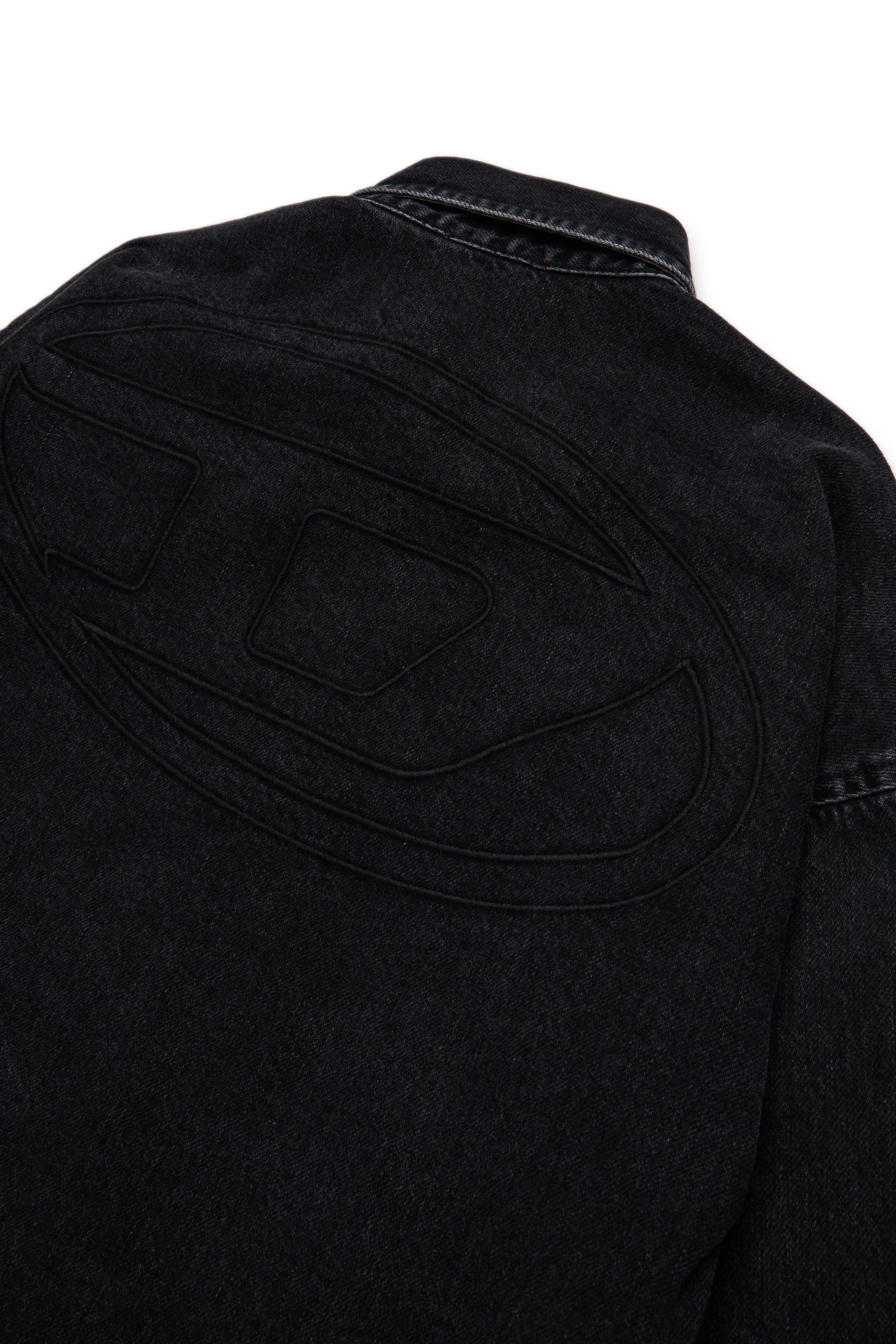 CKAMA, Negro/Gris oscuro