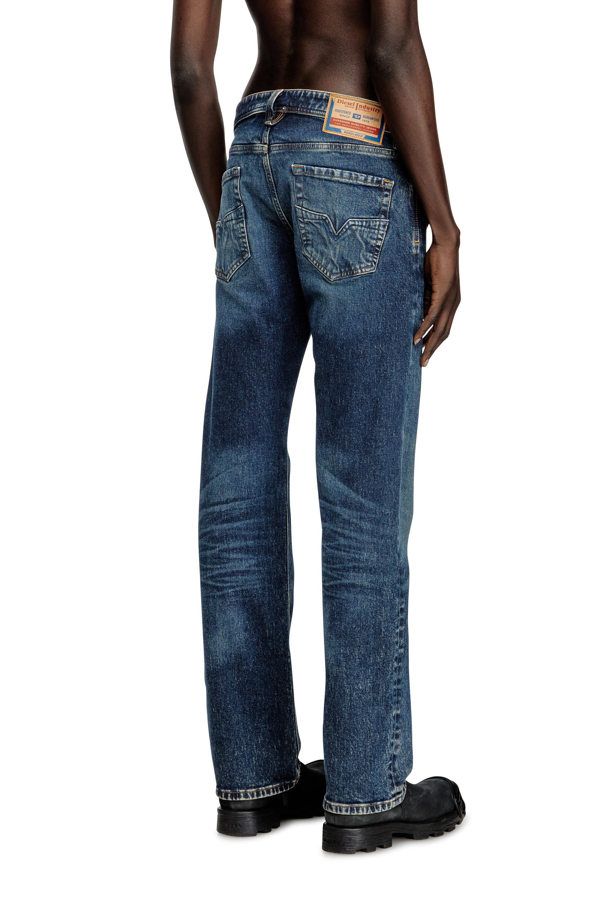 Diesel - Regular Jeans 1985 Larkee 007Y3 Hombre, Azul Oscuro - 4