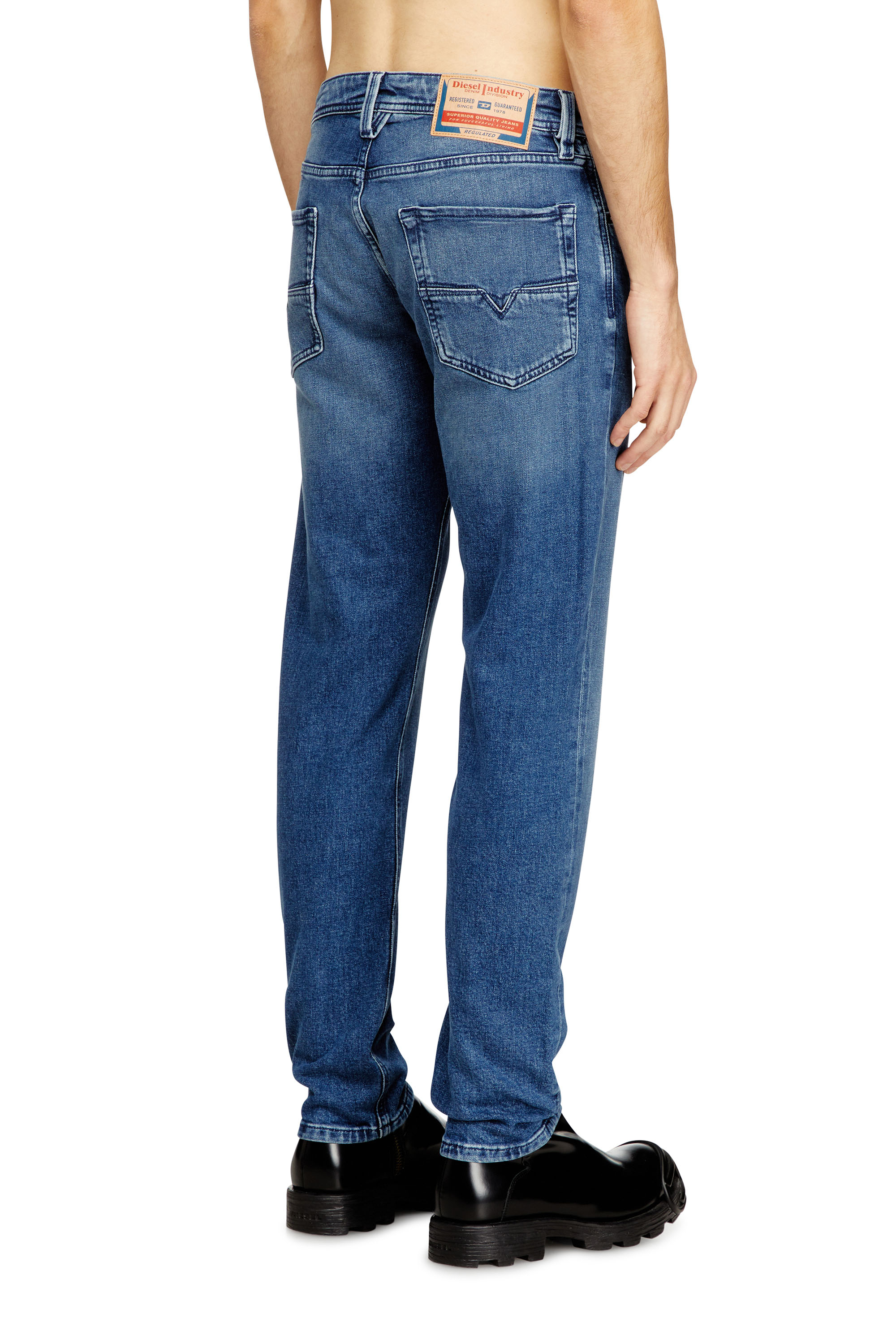 Diesel - Regular Jeans 1986 Larkee-Beex 0ADBA Hombre, Azul medio - 4