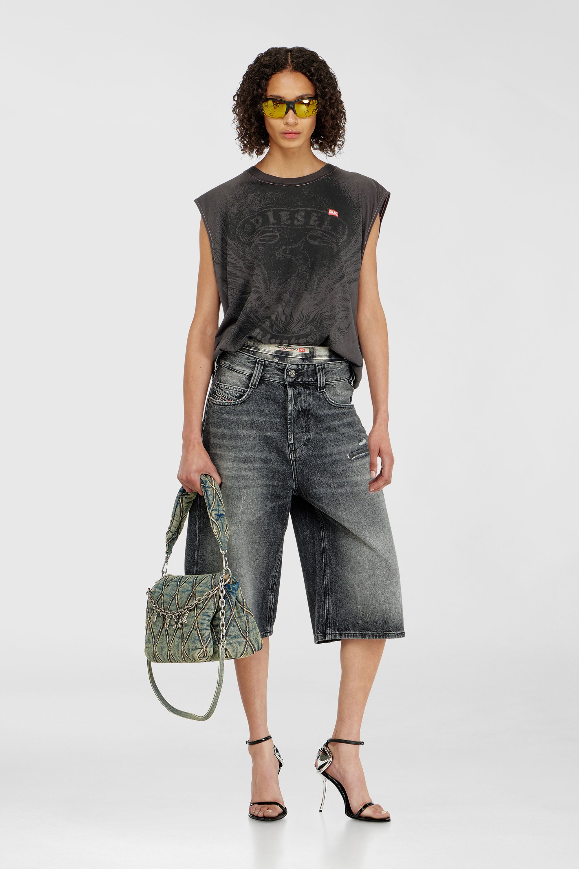 Diesel - D-ENIM-M-SHORT, Shorts relaxed de denim con abrasiones Unisex in Gris - 1