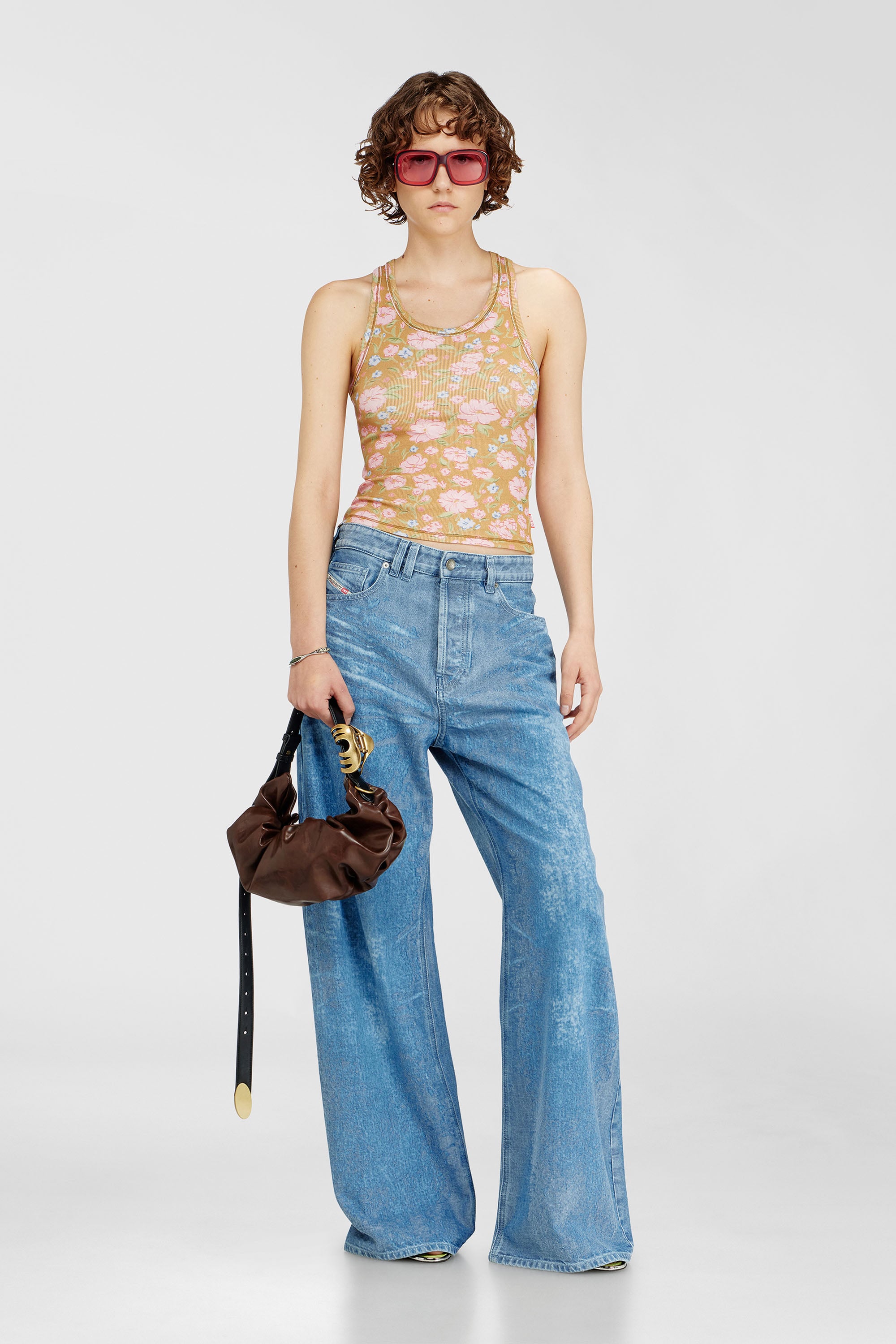 Diesel - GRAB-D HOBO S, Grab-D-Bolso hobo peque&ntilde;o arrugado Mujer in Marr&oacute;n - 2