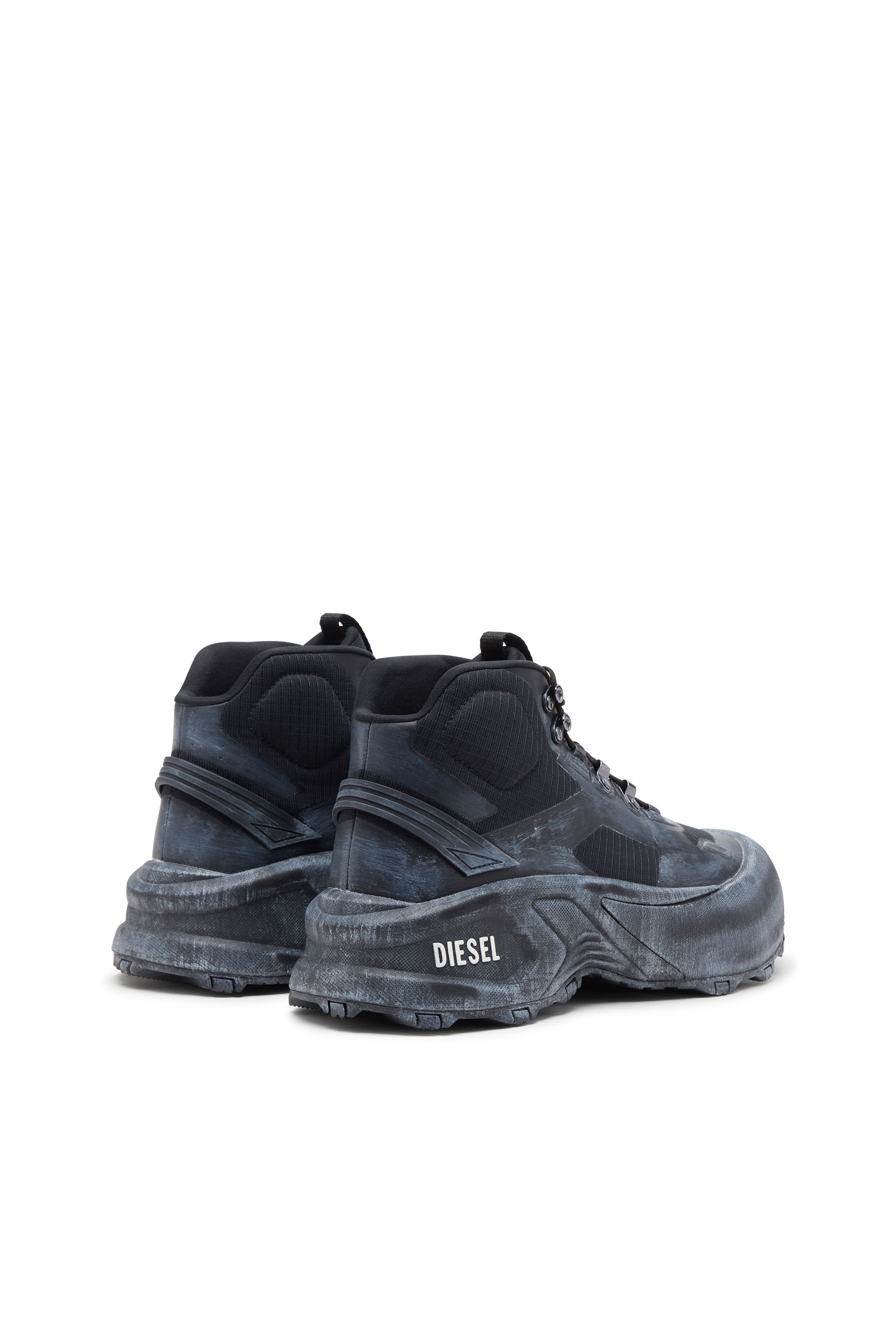 D-CAGE HIKING, Negro