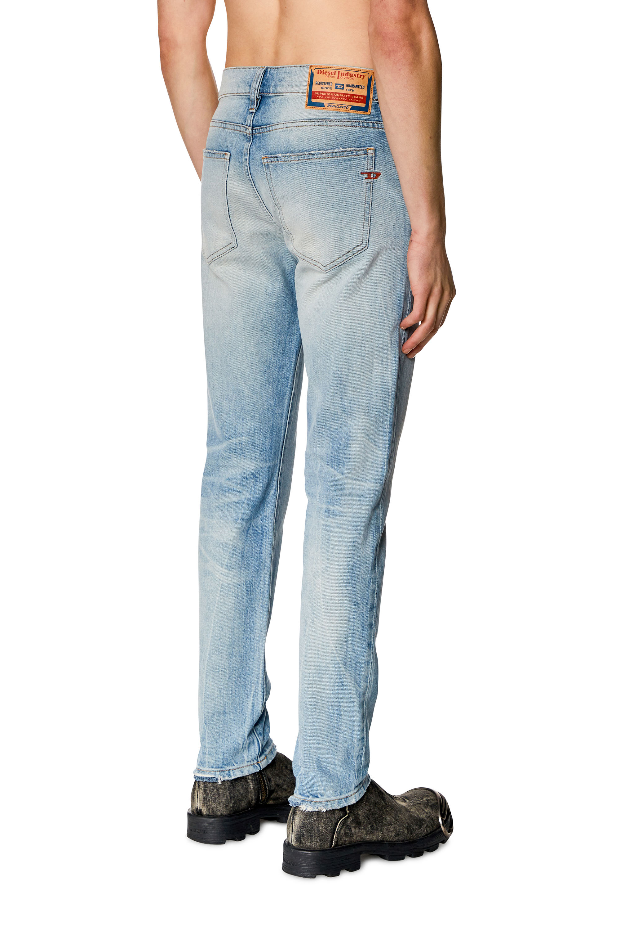 Diesel - Slim Jeans 2019 D-Strukt 0DQAB, Azul Claro - Image 2