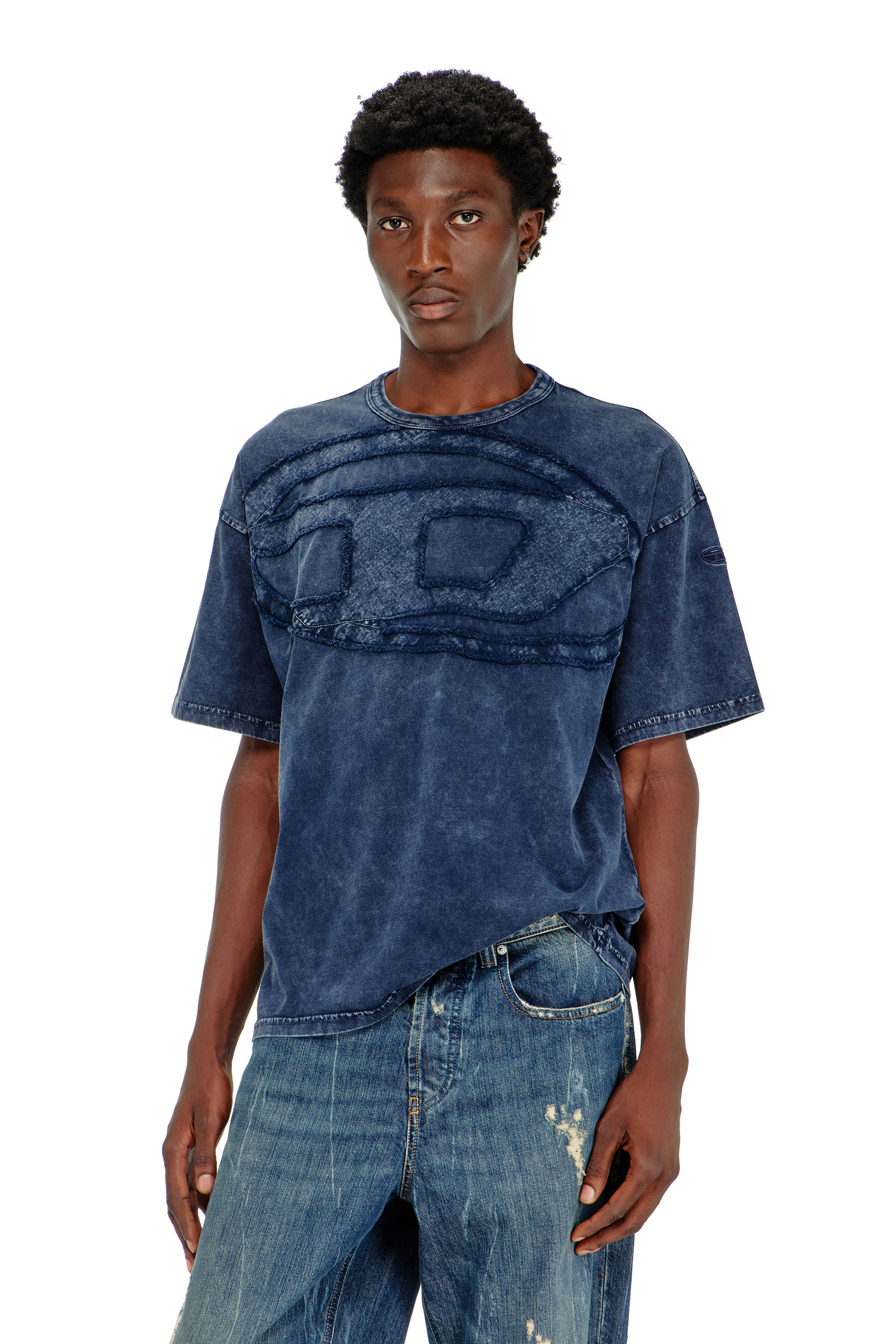 Diesel - T-BOXT-DEN, Camiseta de algod&oacute;n relajada con aplique Oval D Hombre in Azul marino - 1