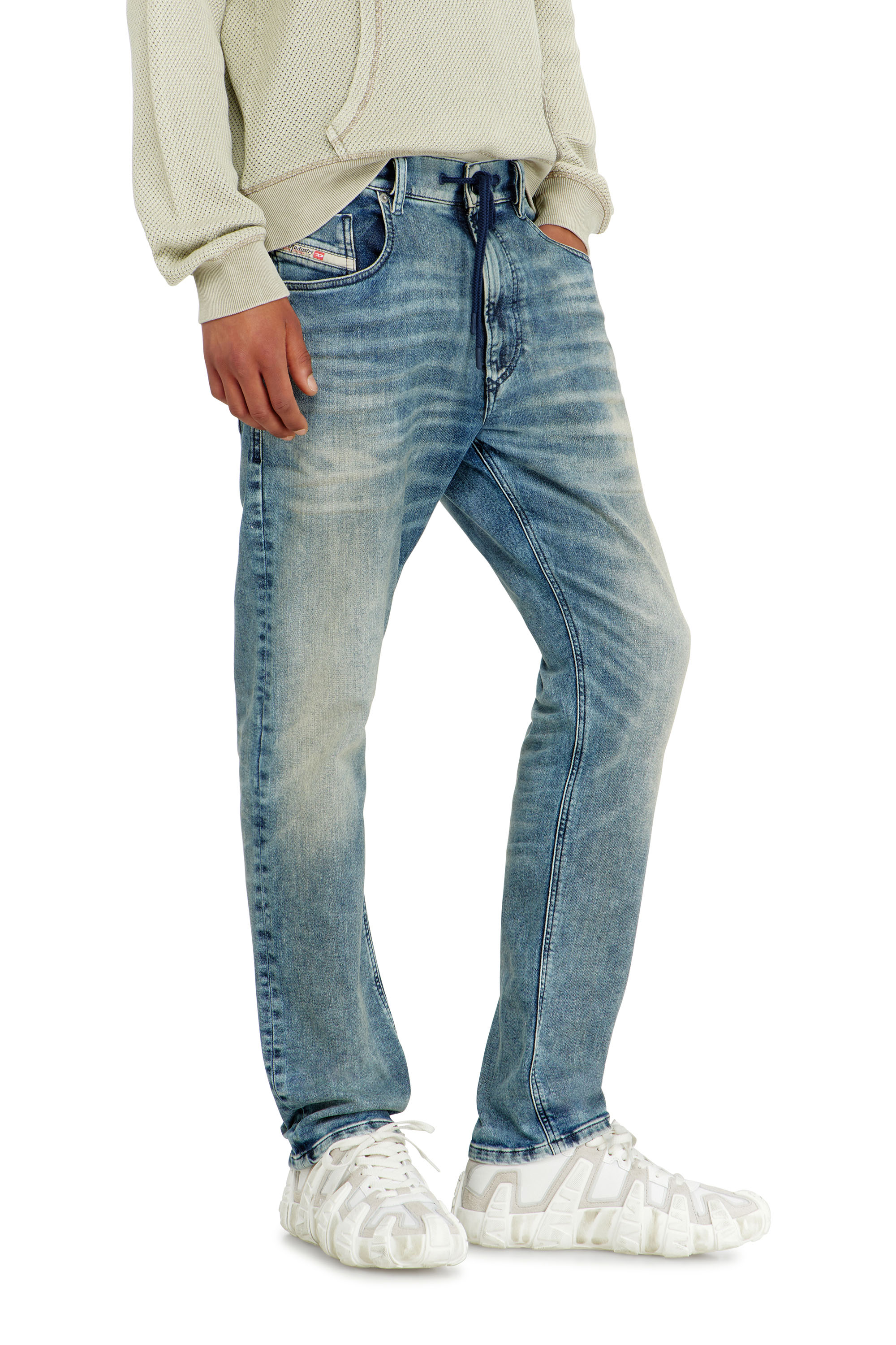 Diesel - Regular 2032 D-Krooley Joggjeans&reg; 09N63 Hombre, Azul Claro - 5