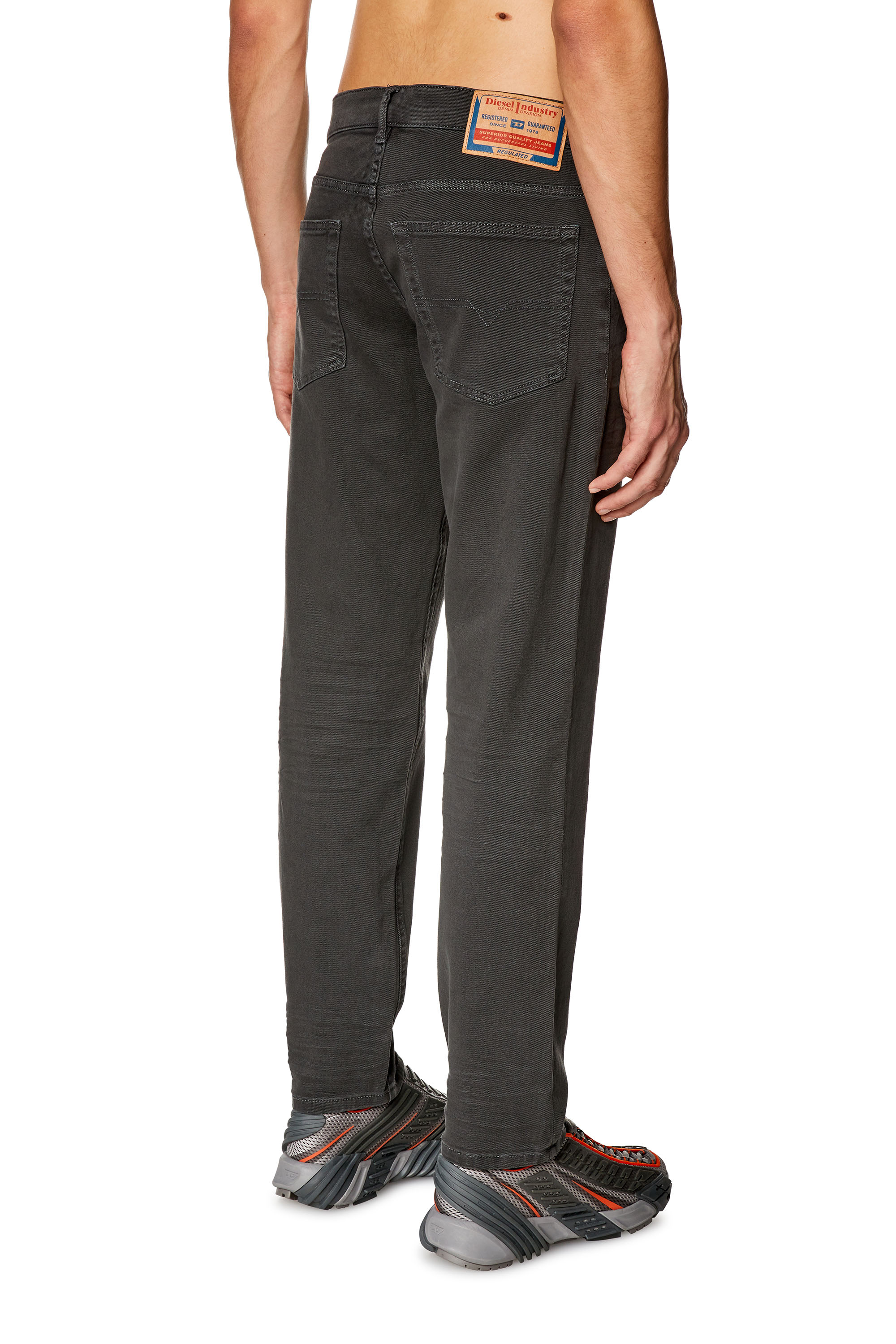 Diesel - Tapered Jeans 2023 D-Finitive 0QWTY, Gris oscuro - Image 1