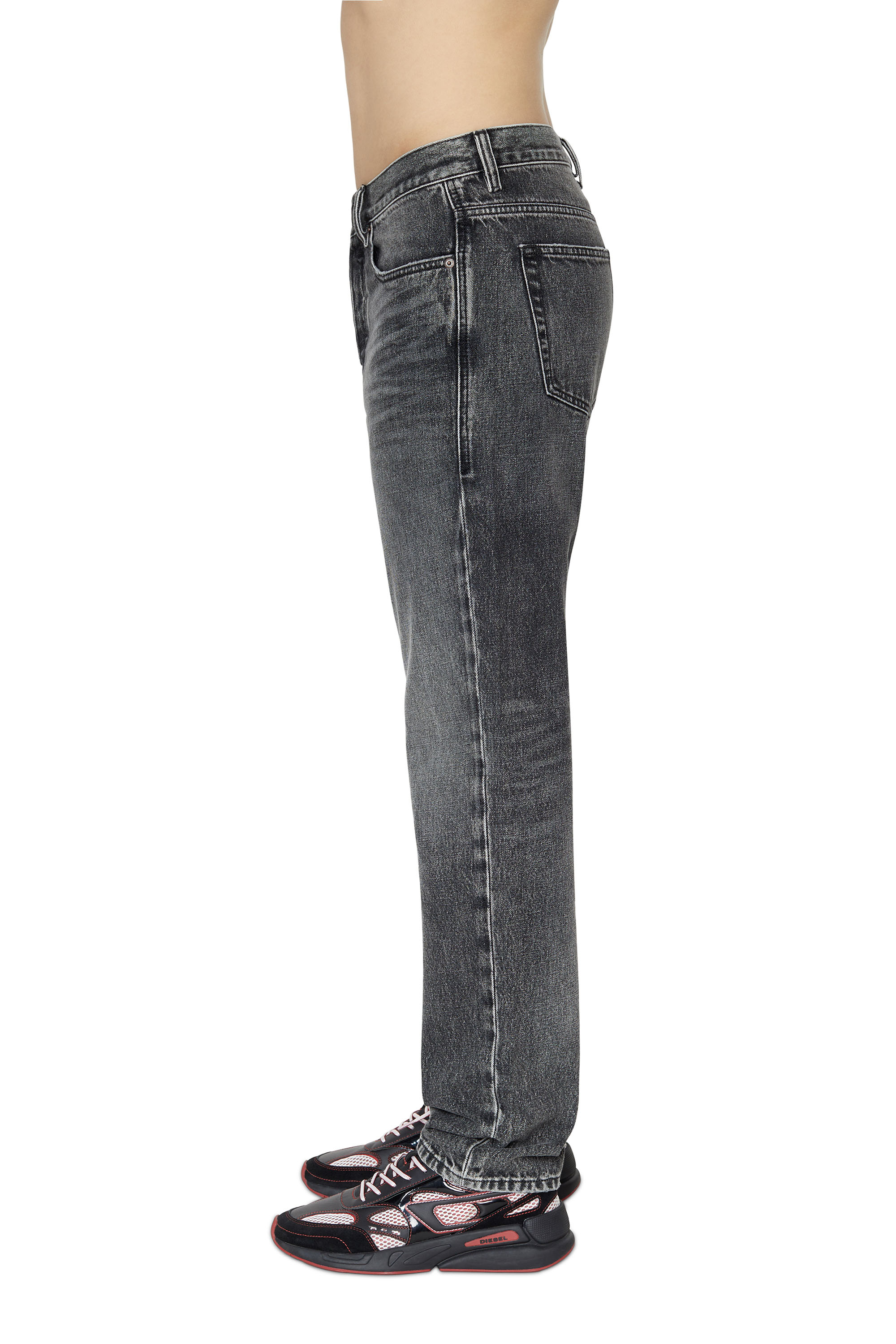 Diesel - 2020 D-Viker 007C4 Straight Jeans, Negro/Gris oscuro - Image 4