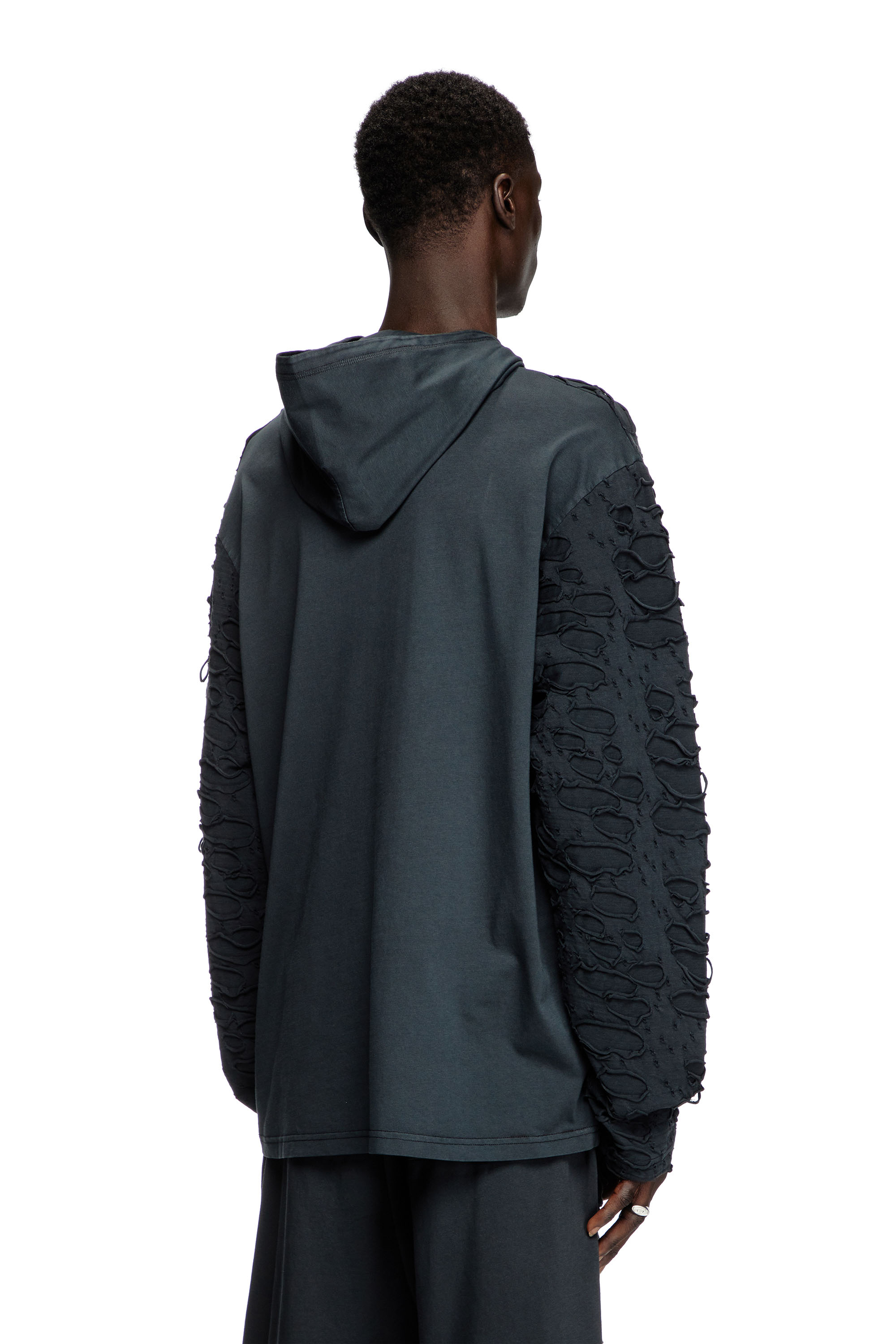 Diesel - T-CRANE-LS-HOOD, Camiseta de manga larga con capucha y orificios Hombre in Negro - 4