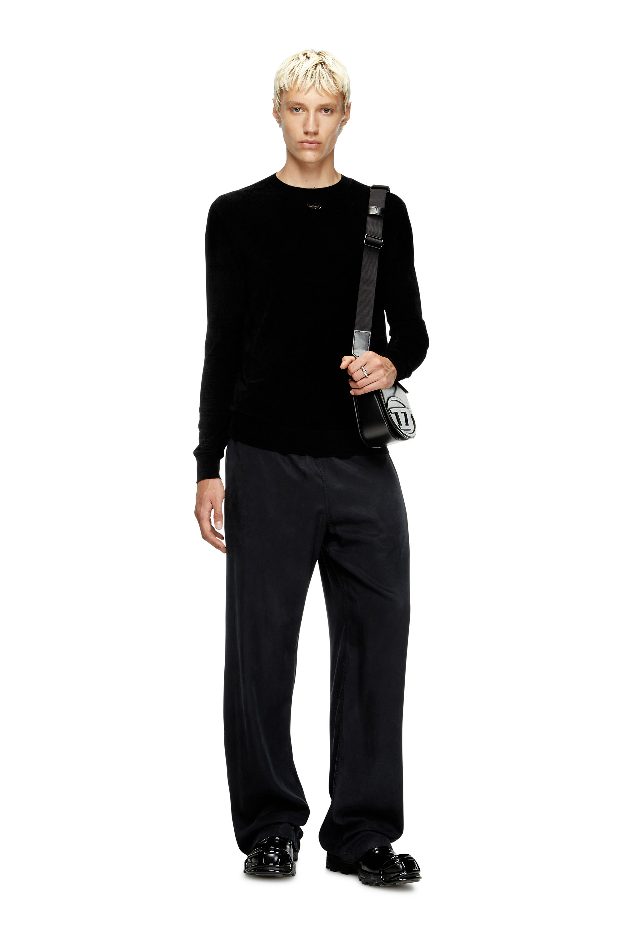 Diesel - K-CEVRO, Jersey de chenilla con logotipo recortado Hombre in Negro - 1