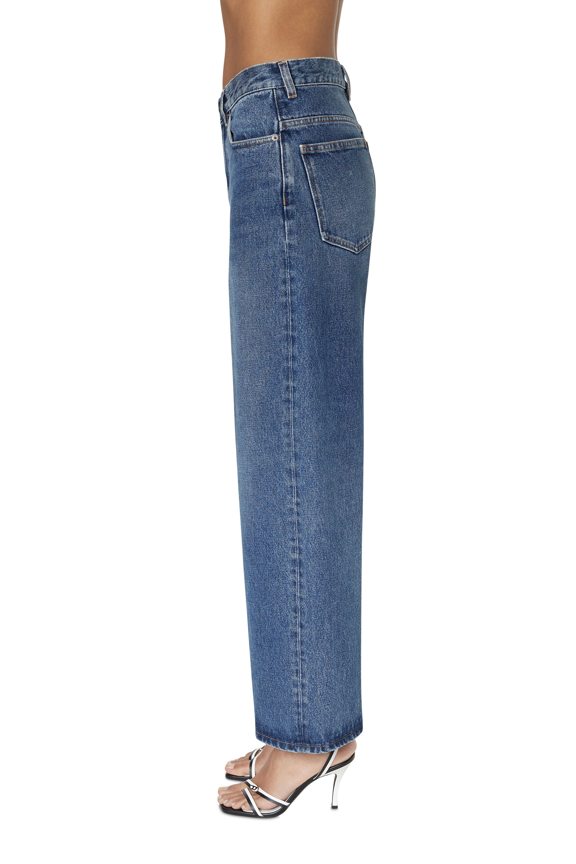 Diesel - 2000 WIDEE 007E5 Bootcut and Flare Jeans, Azul medio - Image 4