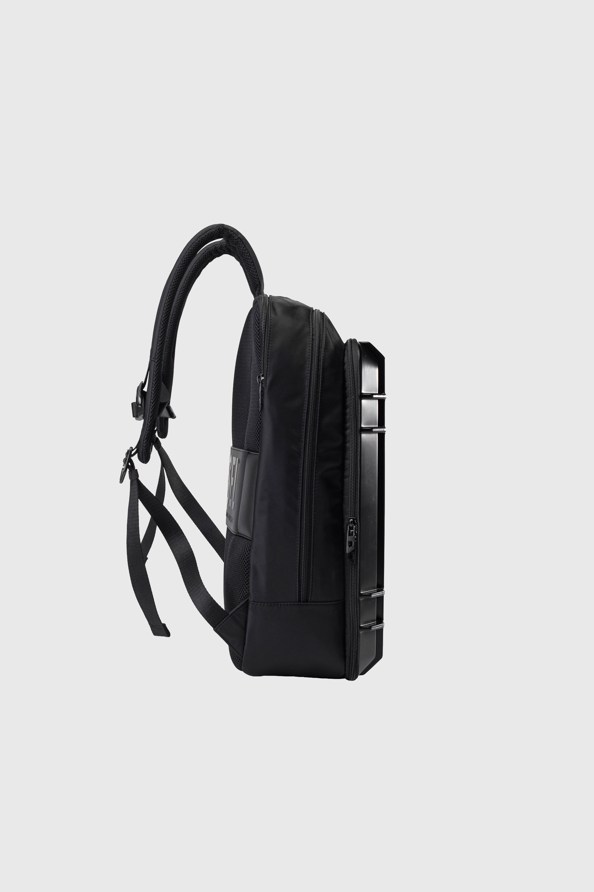 Diesel - DIESEL PC STRONG IMAGE BACKPACK- DSB005, Mochila de viaje resistente Unisex in Negro - 5