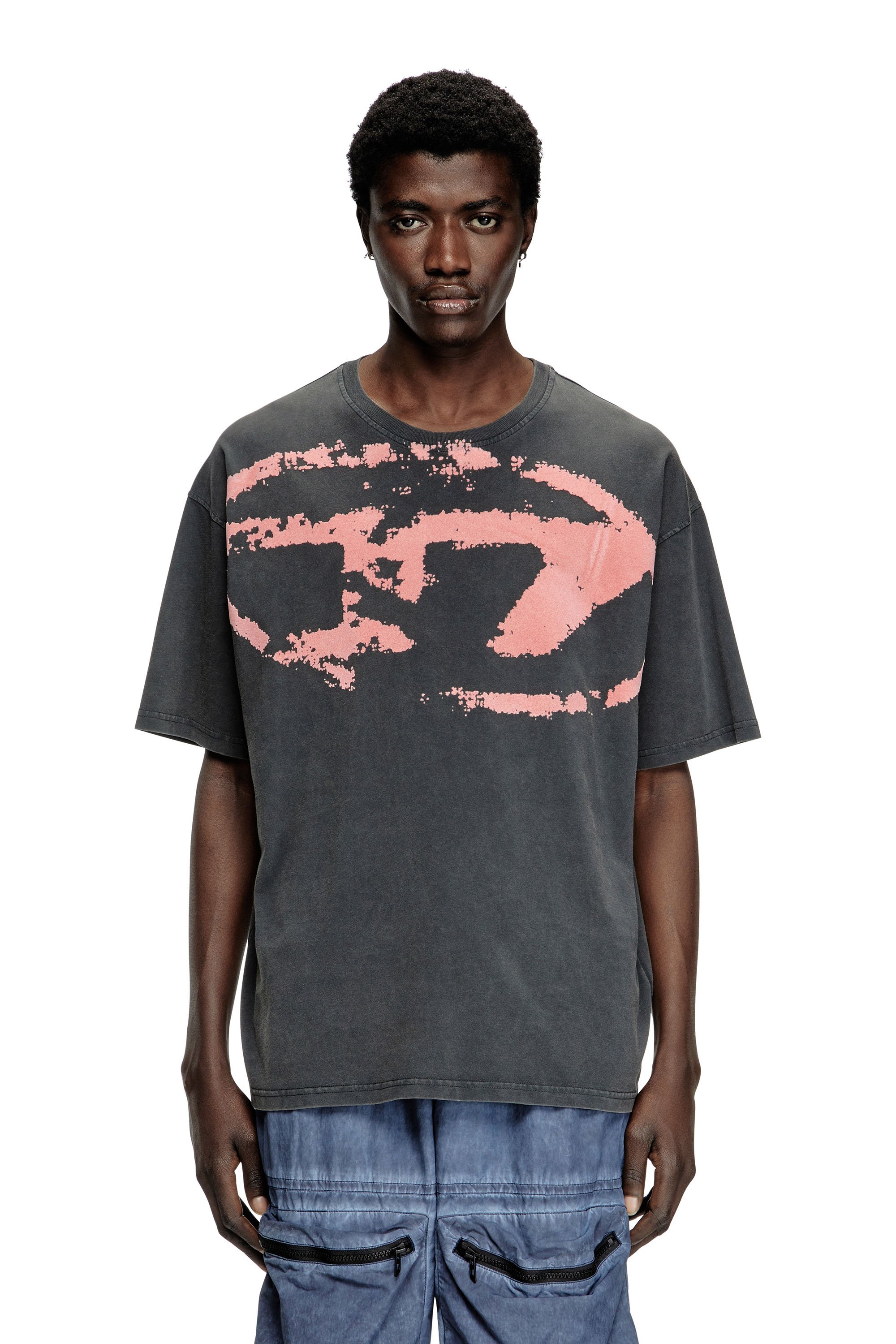 Diesel - T-BOXT-R21, Camiseta lavada al ácido y logotipo Oval D en relieve Hombre in Negro - 1