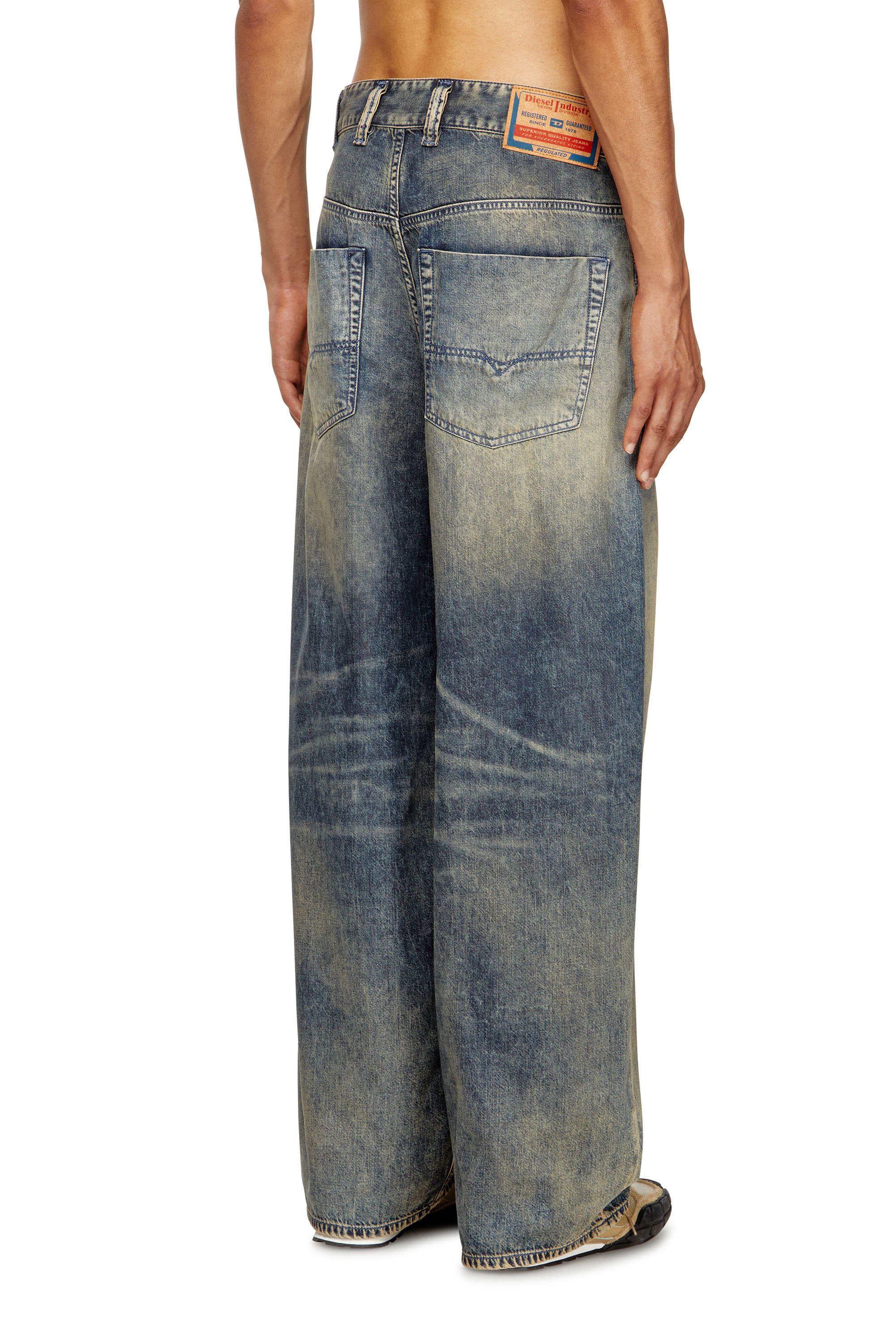 Diesel - Relaxed Jeans 1997 D-Enim-M 0CEBB Hombre, Azul medio - 4