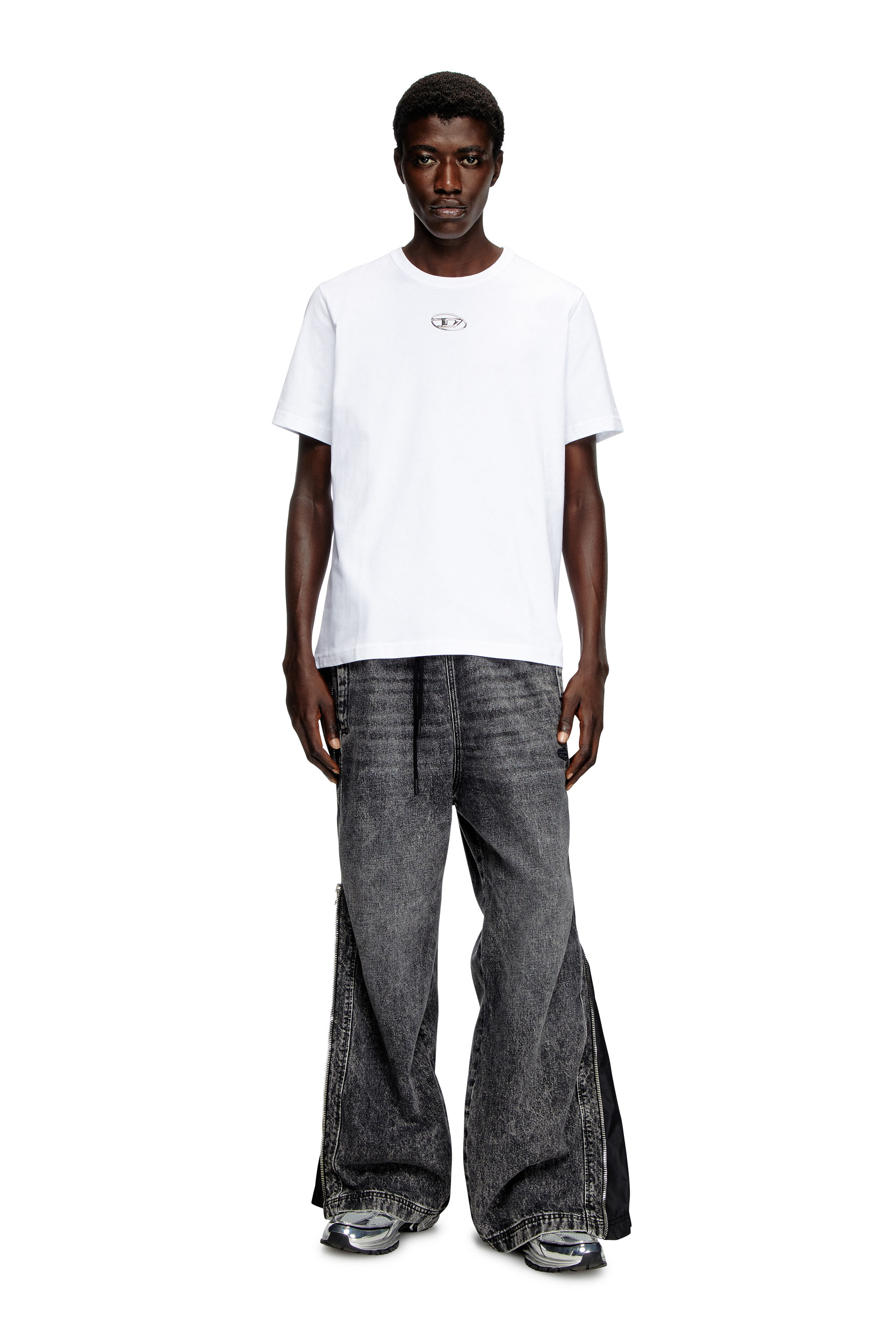 Diesel - T-ADJUST-OD, Camiseta con Oval D metálico Hombre in Blanco - 1