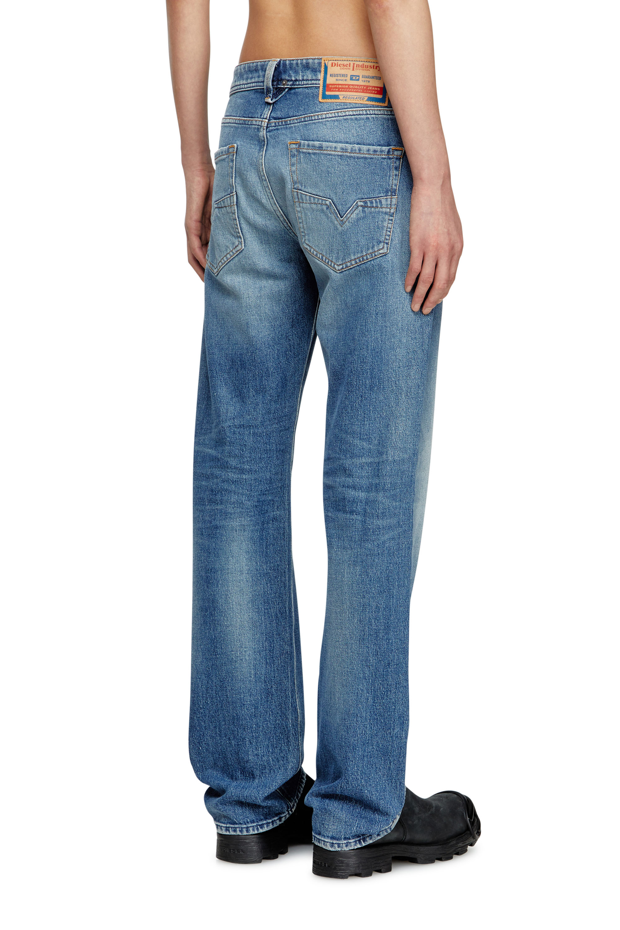 Diesel - Regular Jeans 1985 Larkee 09M12 Hombre, Azul medio - 4