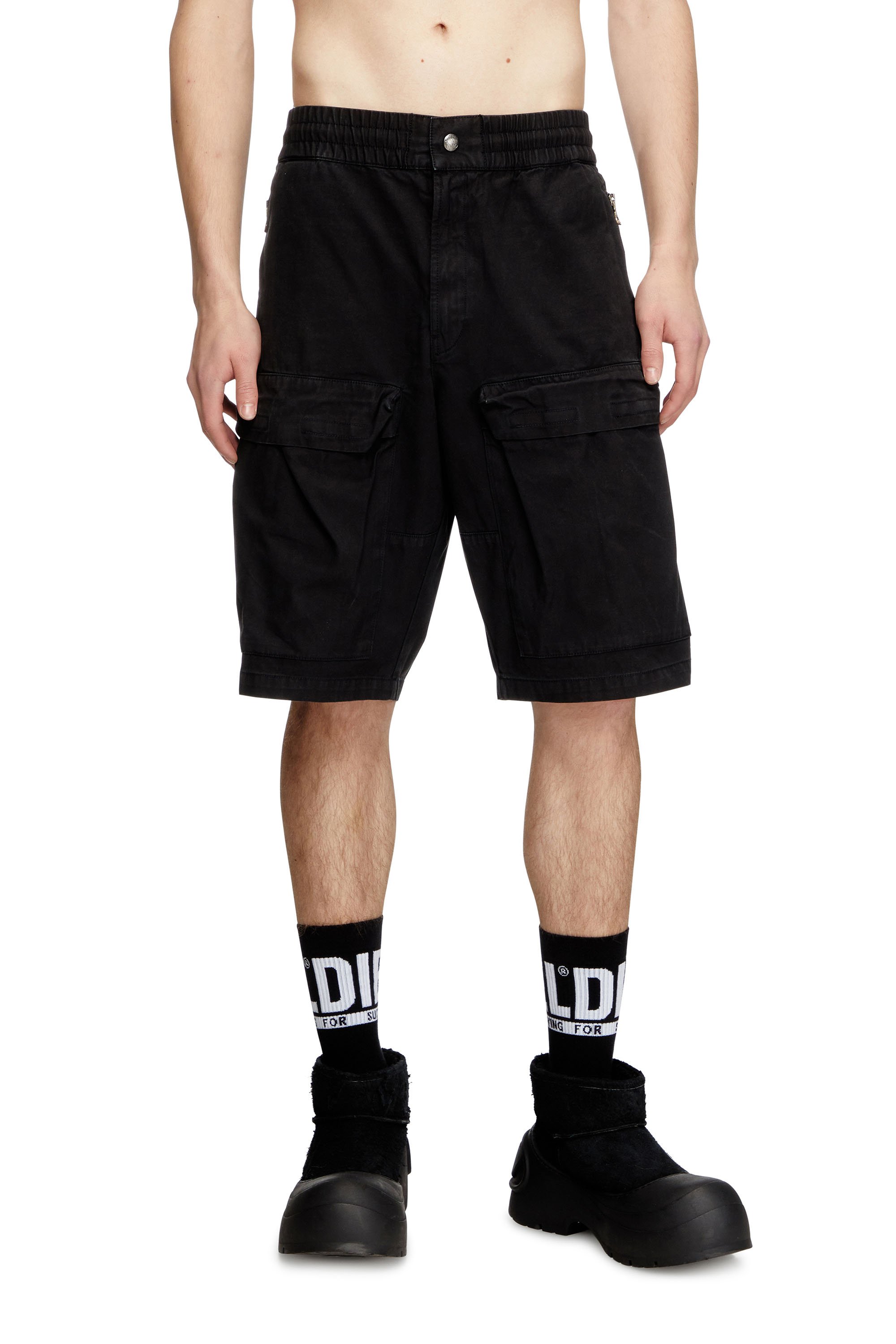 Diesel - P-BEECK-SHORT, Pantalones cortos cargo de algodón orgánico desteñido Hombre in Negro - 1