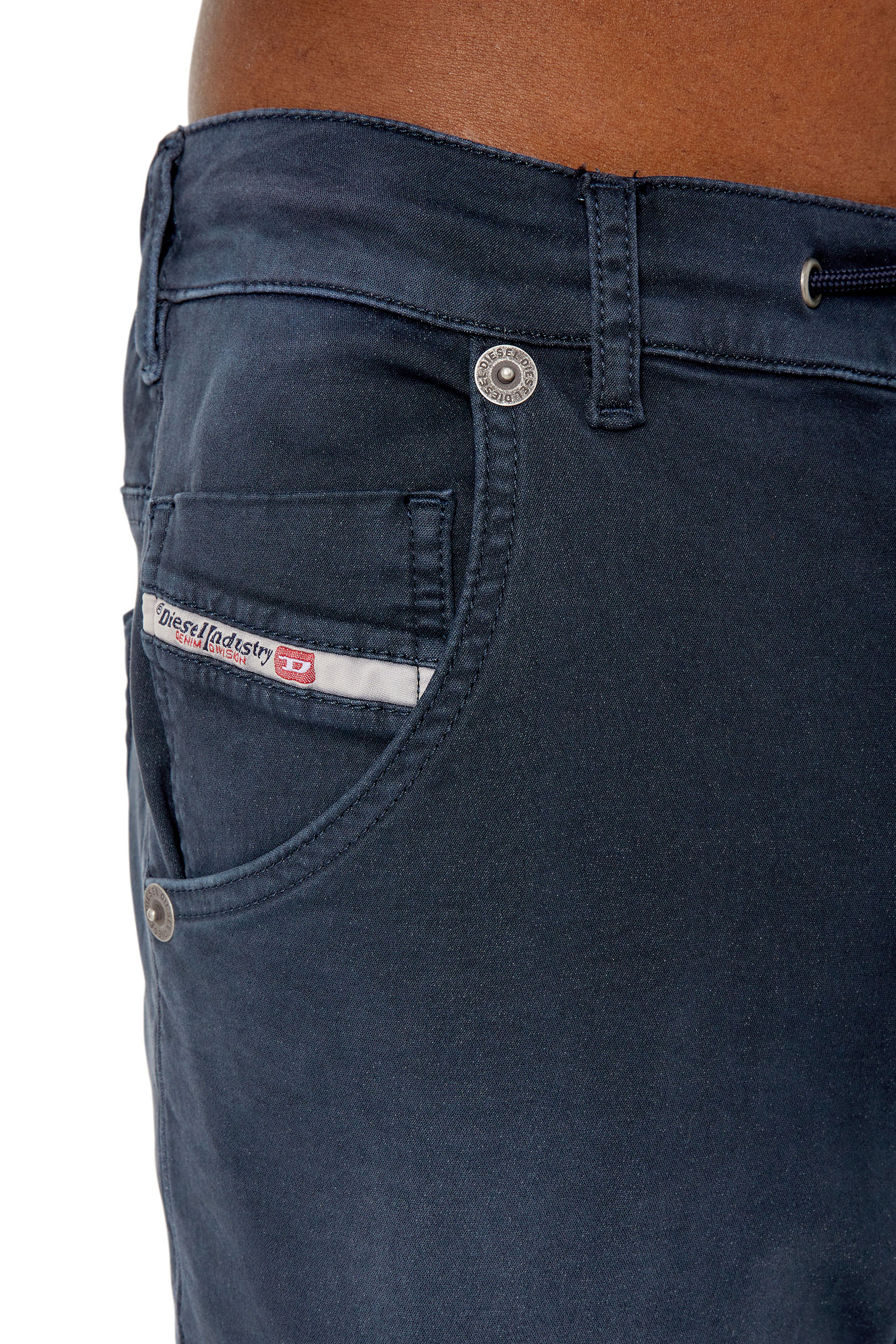 Diesel - Krooley JoggJeans® 0670M Tapered, Azul Oscuro - Image 4