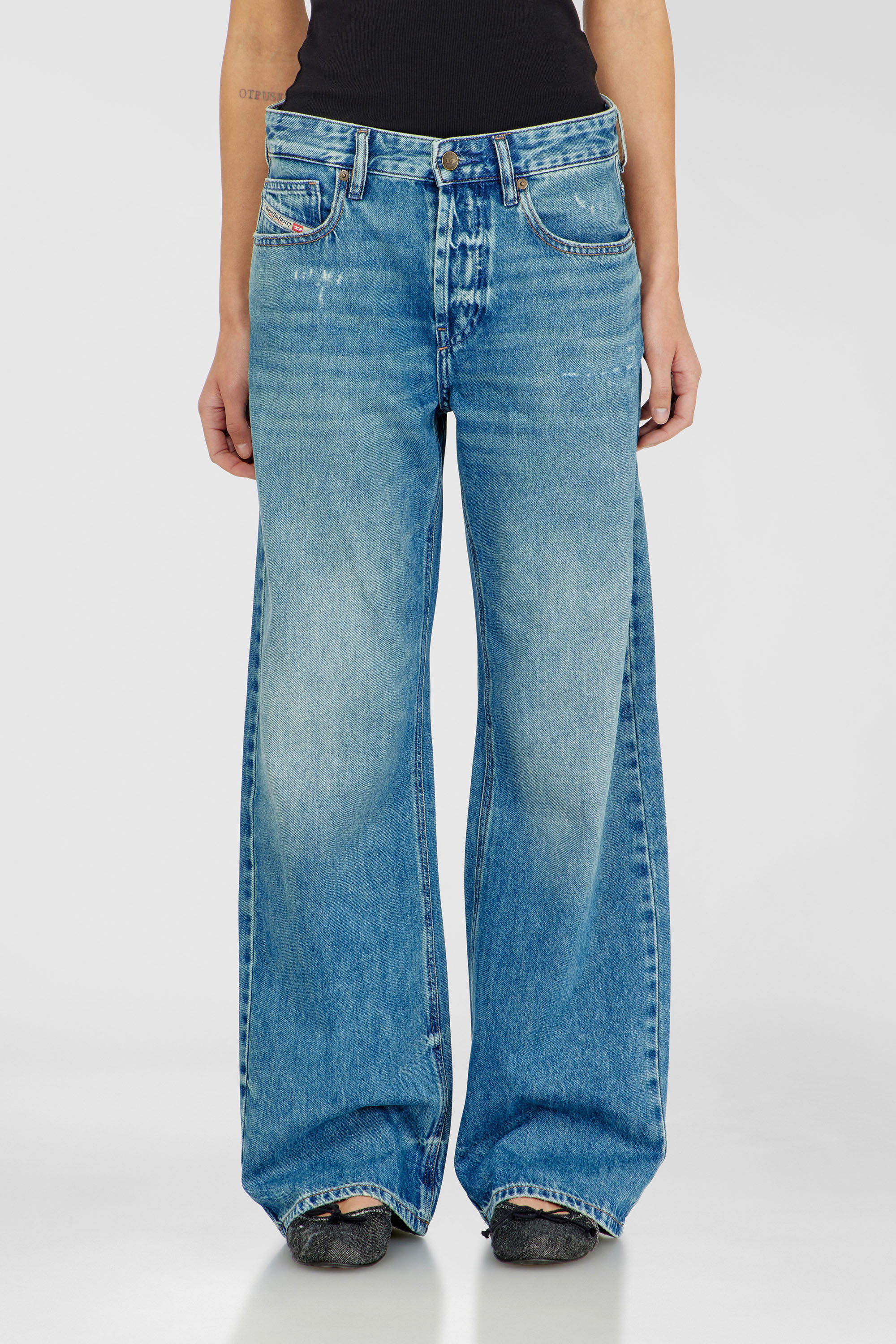 Diesel - Relaxed Jeans 1990 D-Waigee 0TJDI Mujer, Azul medio - 4
