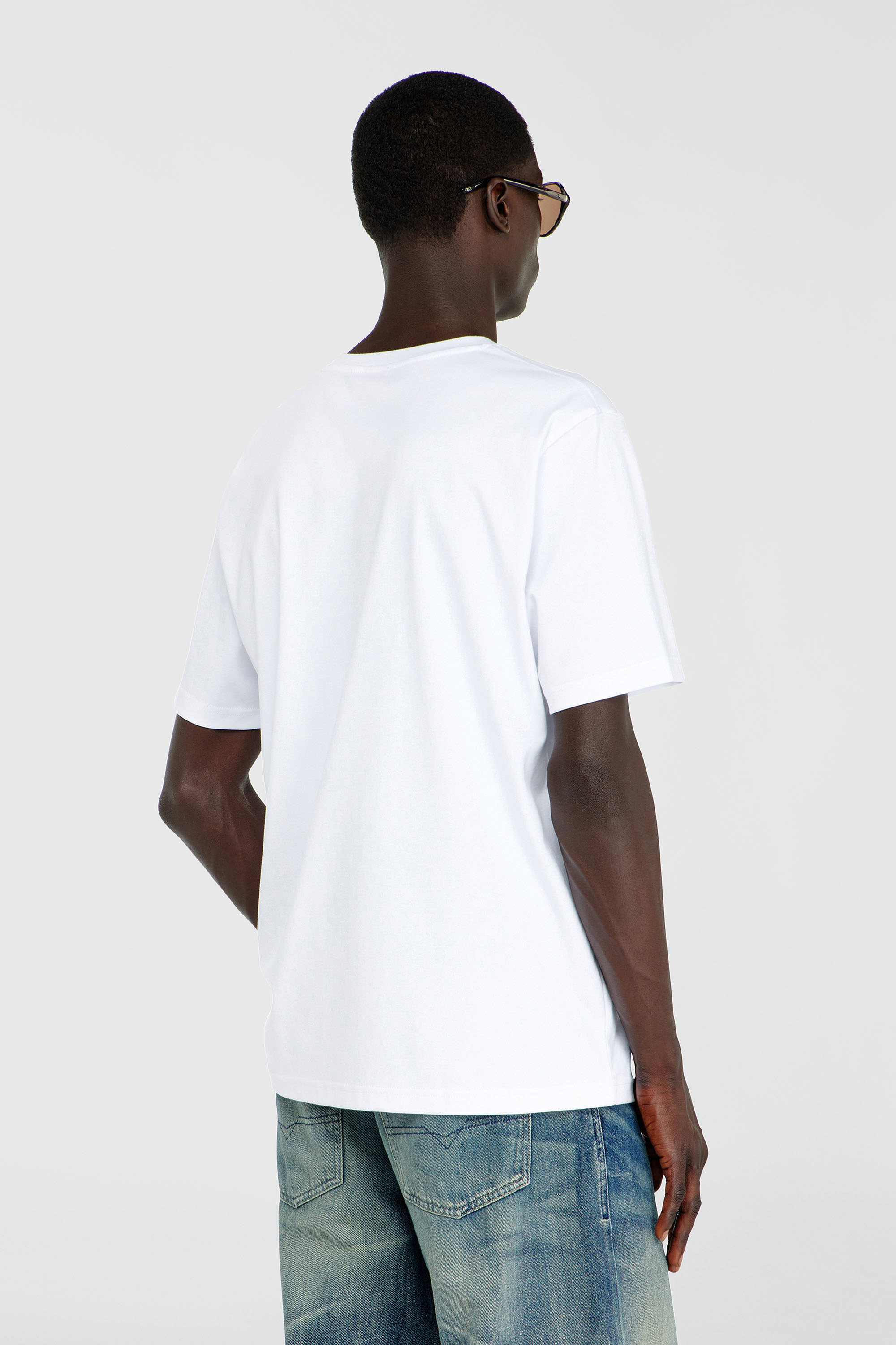 Diesel - T-ADJUST-V-MICRODIV, Camiseta de cuello de pico con microbordado de logo Hombre in Blanco - 4
