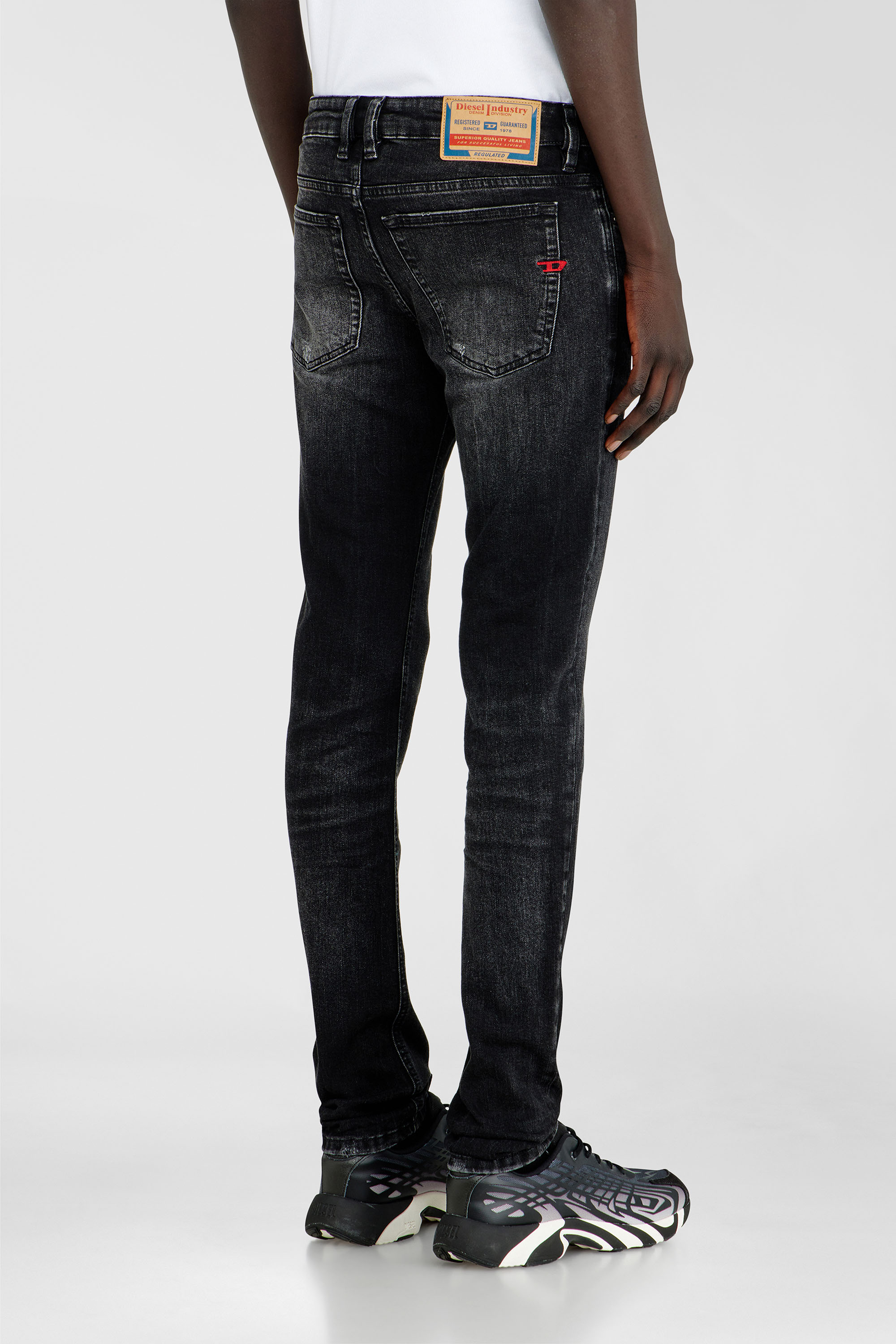 Diesel - Skinny Jeans 1979 Sleenker 0DBDP Hombre, Negro/Gris oscuro - 5