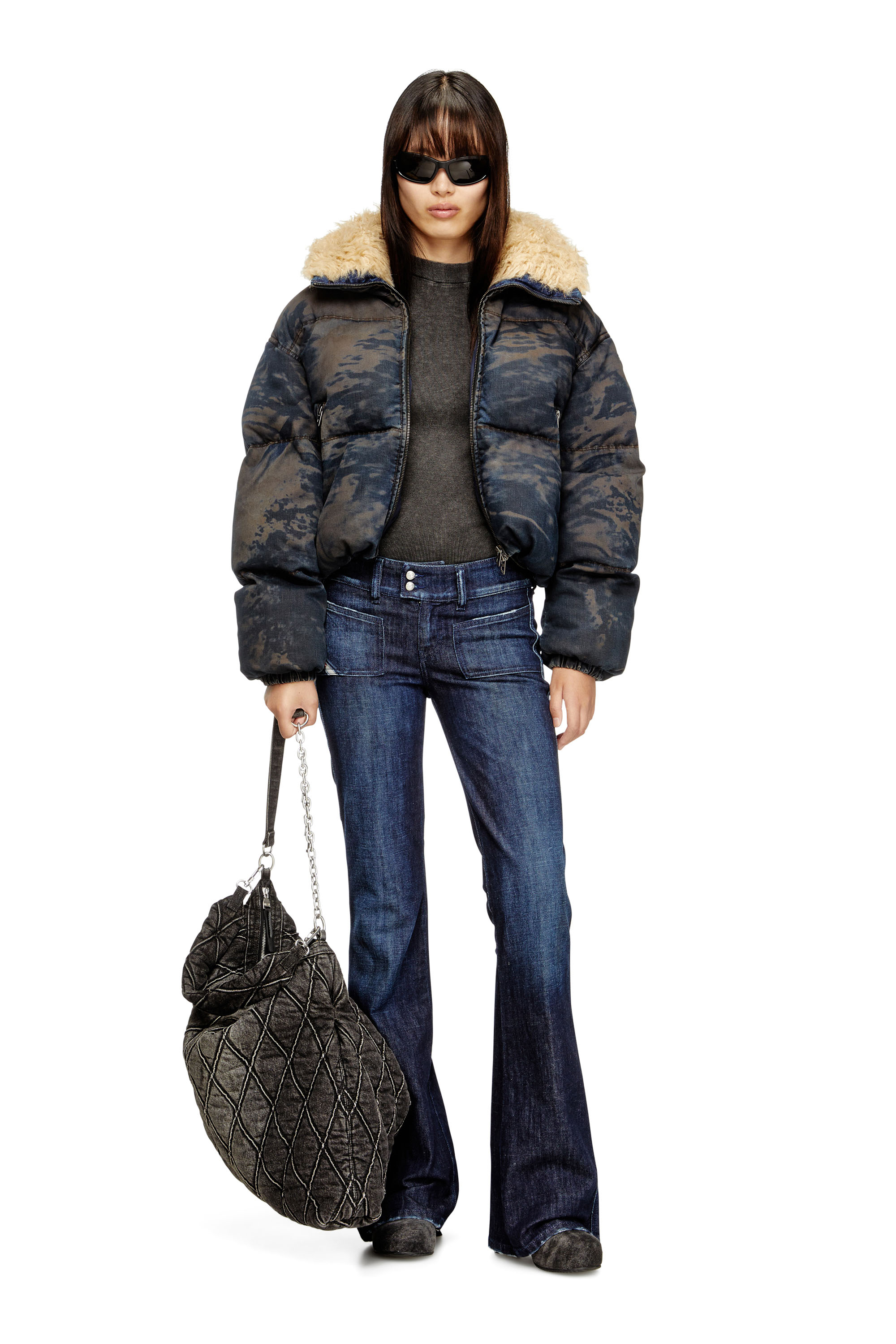 Diesel - W-AVES-FUR, Chaqueta de plumón con capucha y estampado de camuflaje efecto denim lavado Mujer in Multicolor - 2