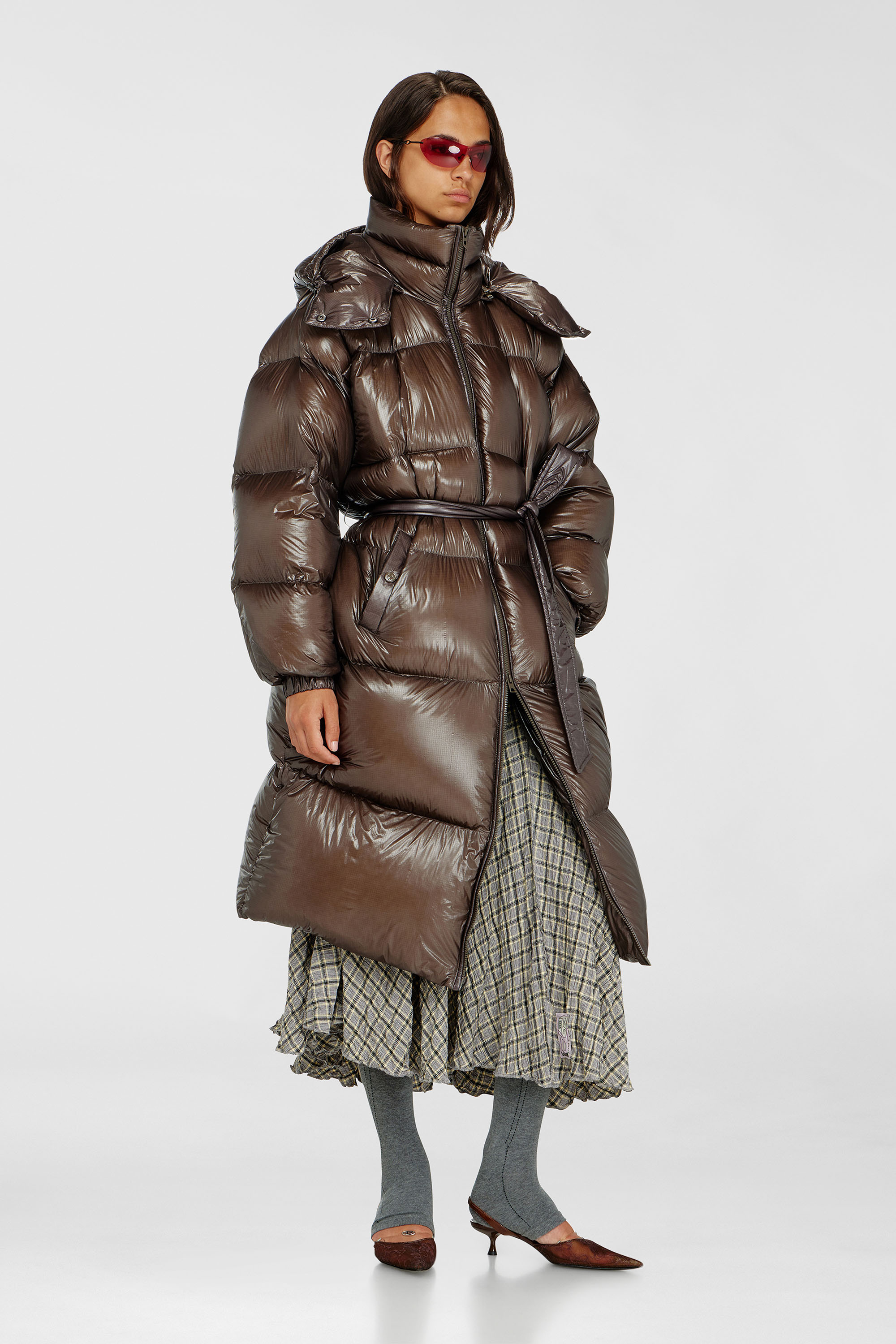 Diesel - W-ISHER, Abrigo acolchado tipo puffer en ripstop ultraligero Mujer in Marr&oacute;n - 3
