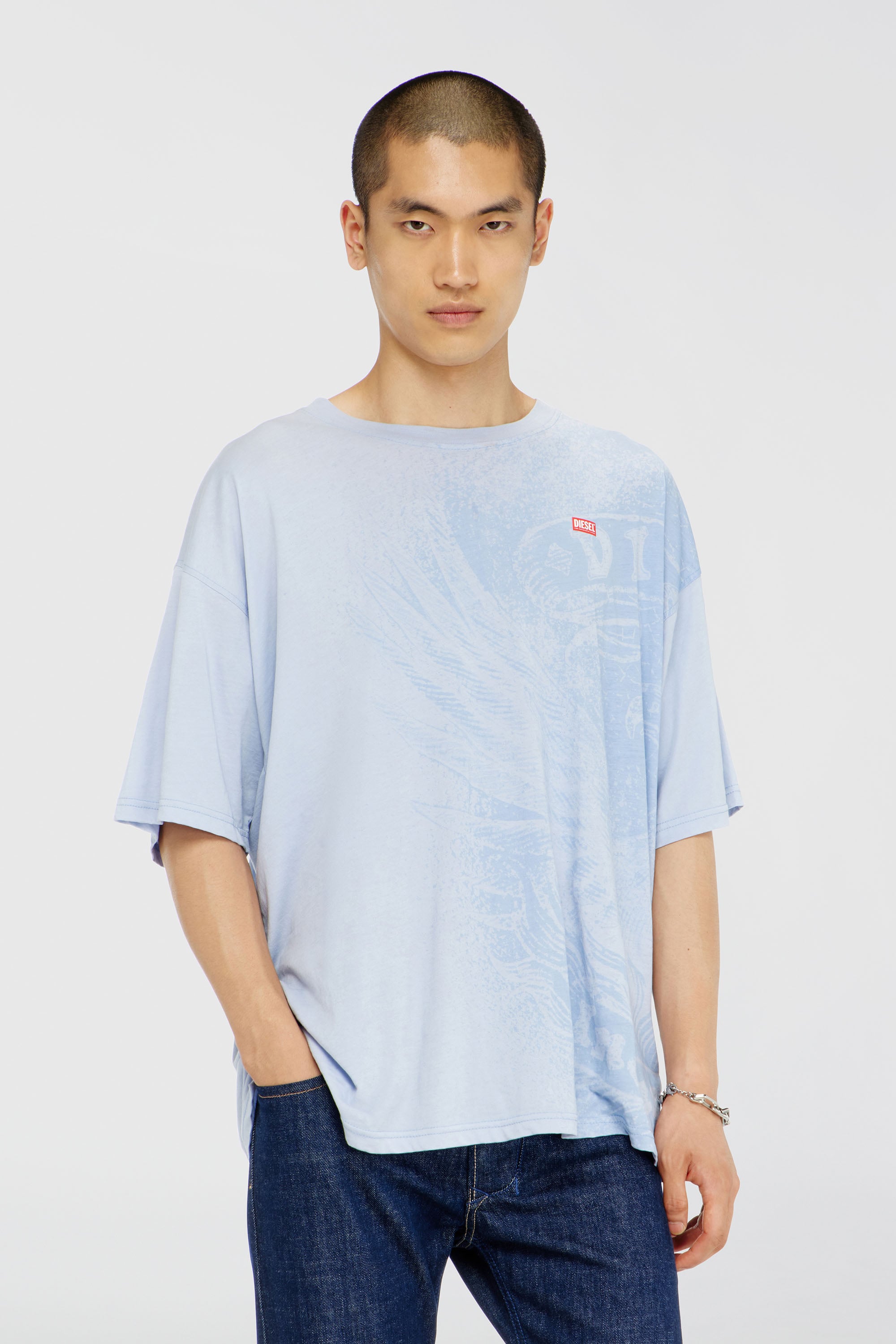 Diesel - T-BOXT-AA3, Camiseta de corte relajado con estampados de Hombre in Azul marino - 1