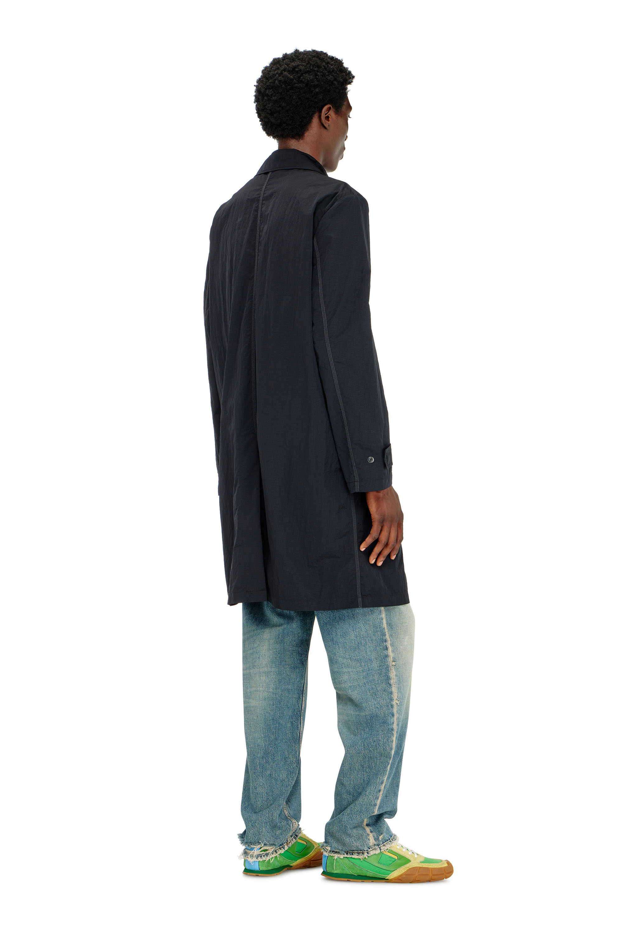 Diesel - J-BURHAT, Abrigo de nailon con acabado arrugado brillante Hombre in Negro - 4