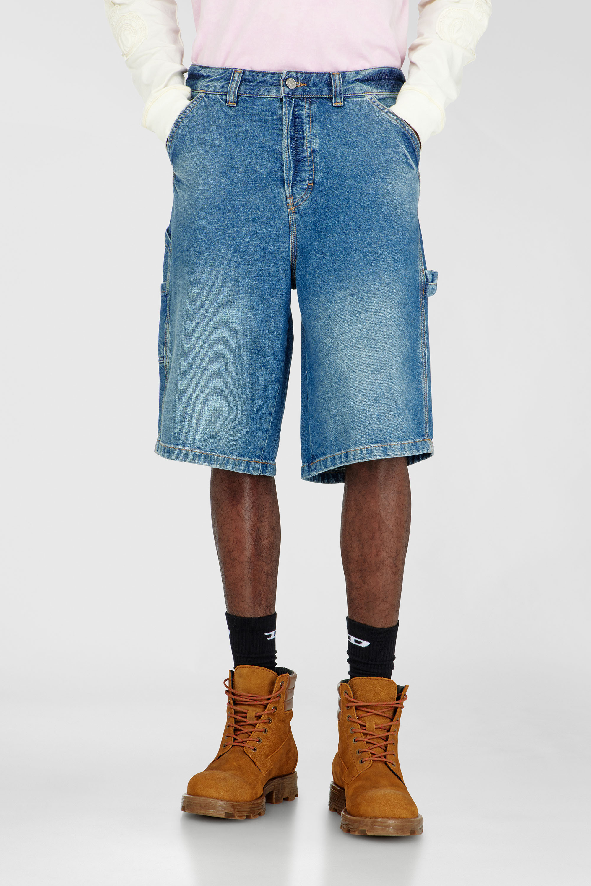 Diesel - D-LIVERY-W-SHORT, Pantalones cortos vaqueros de estilo utilitario Hombre in Azul marino - 1