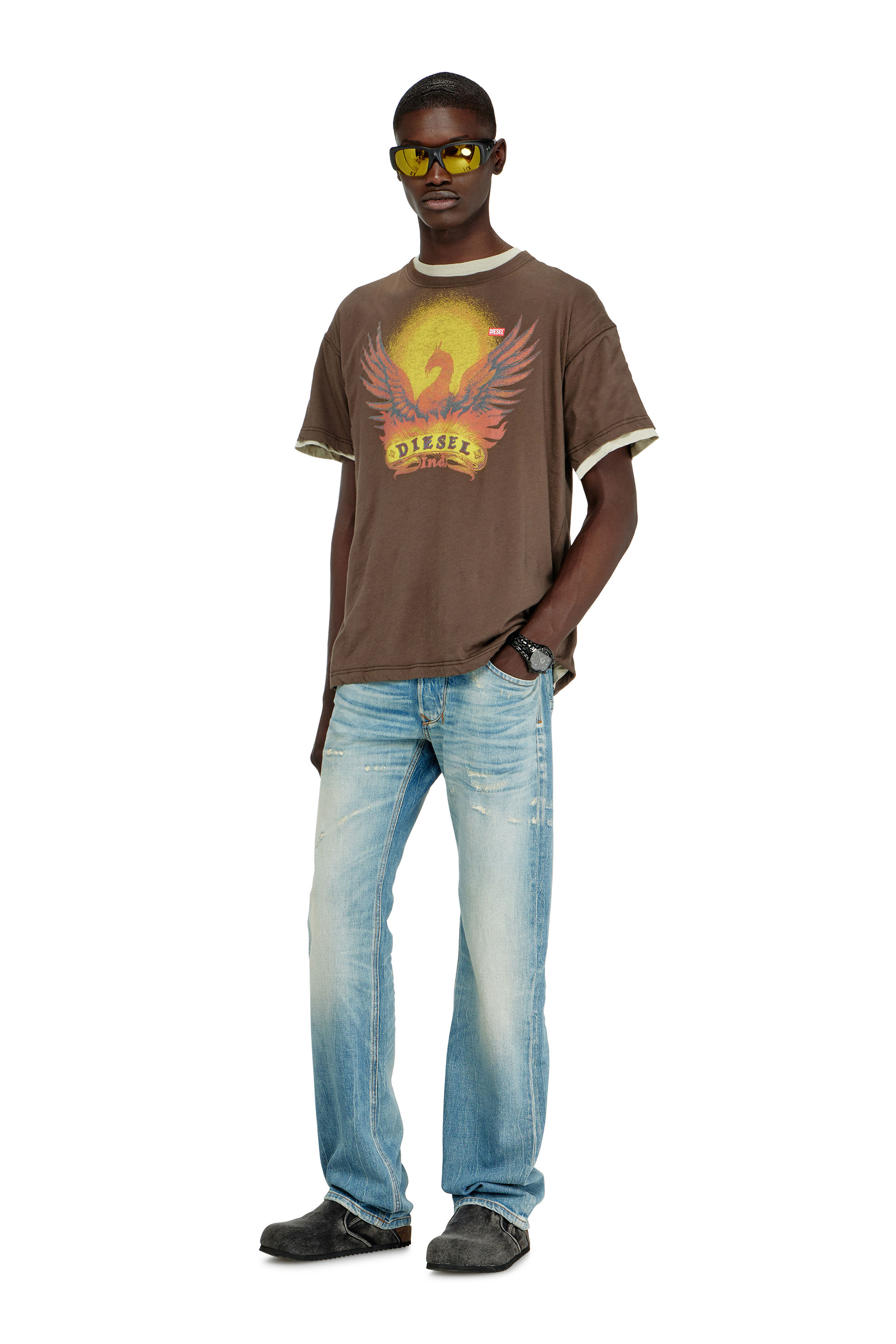 Diesel - T-NORM-AA1, Camiseta regular con estampado de f&eacute;nix Hombre in Marr&oacute;n - 1