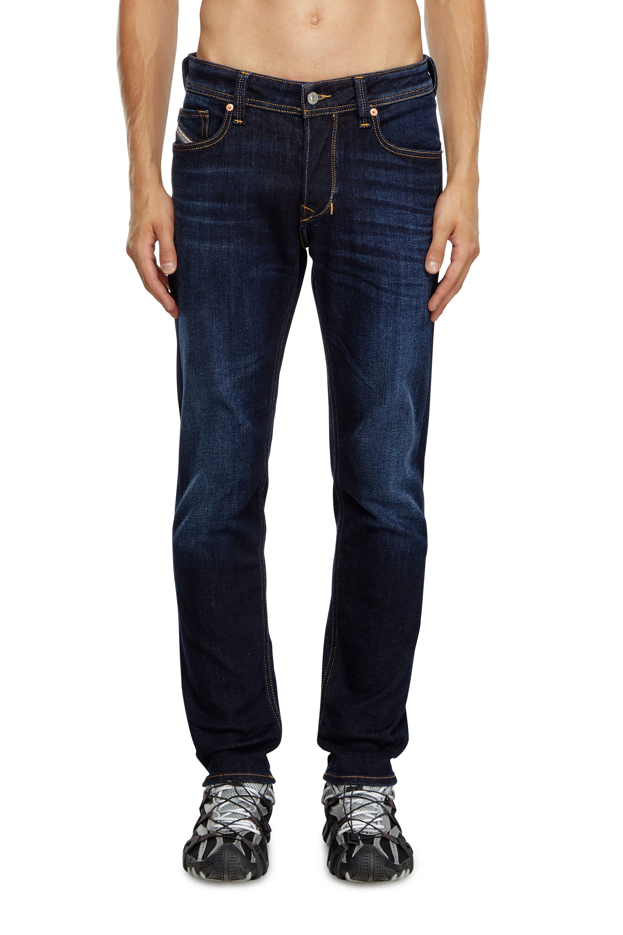 Diesel - Tapered Jeans 1986 Larkee-Beex 009ZS, Hombre Tapered Jeans - 1986 Larkee-Beex in Azul marino - Image 1