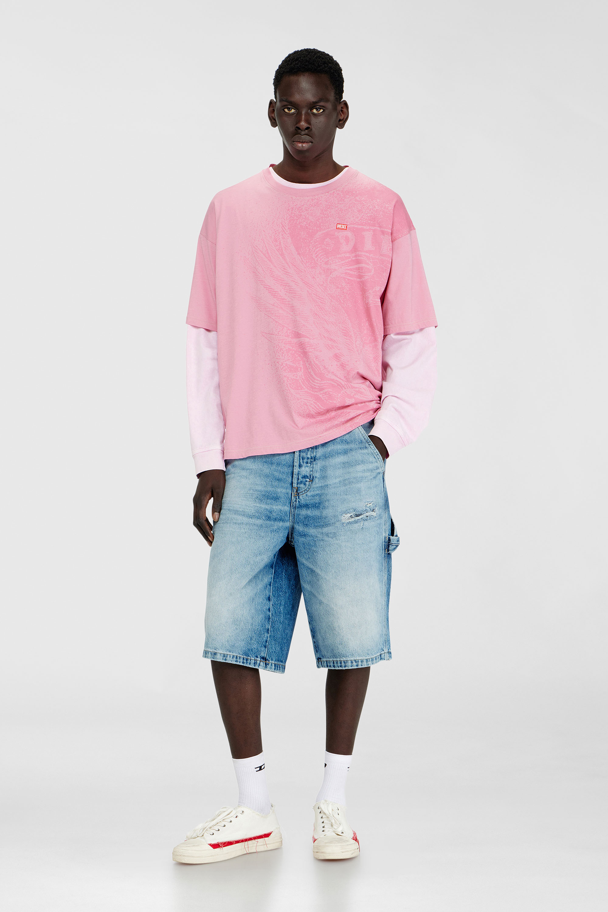 Diesel - D-LIVERY-W-SHORT, Shorts Relaxed en denim fluido con abrasiones Hombre in Azul marino - 1