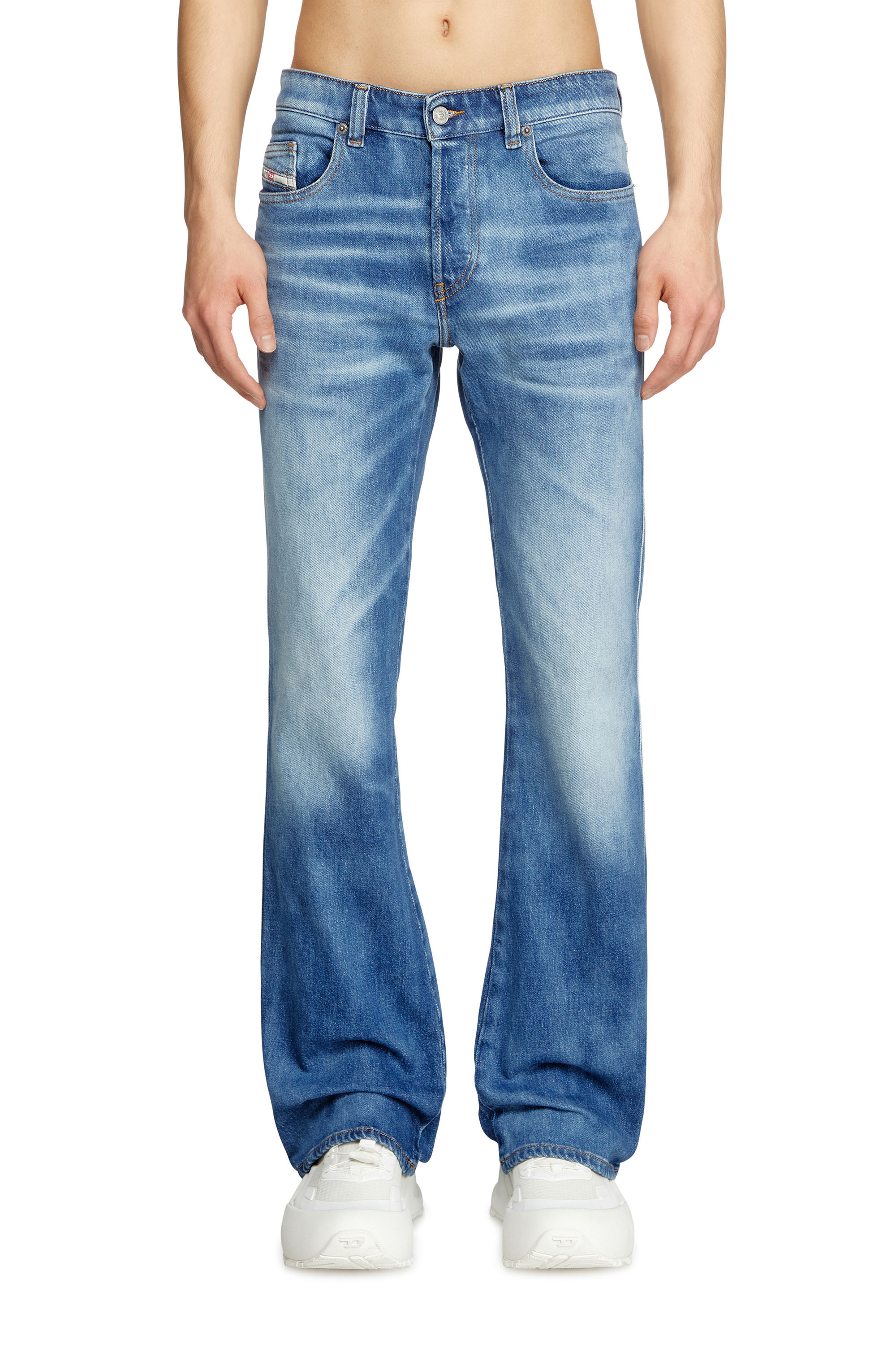 Diesel - Bootcut Jeans 1998 D-Buck 09L19 Hombre, Azul medio - 1