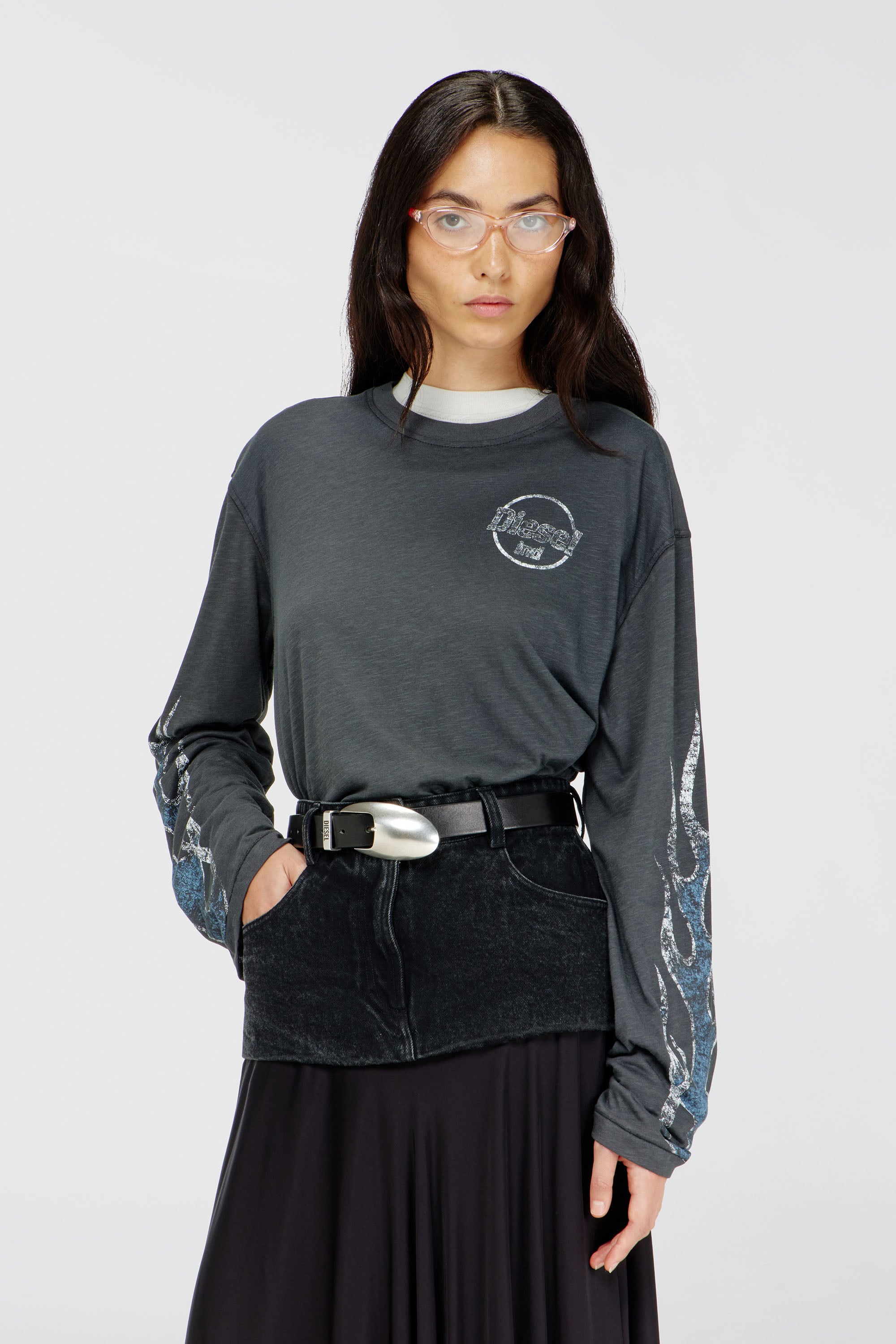 Diesel - T-HILARY-LS-B3, Camiseta de manga larga de jersey flameado con estampado craquelado Mujer in Gris - 1