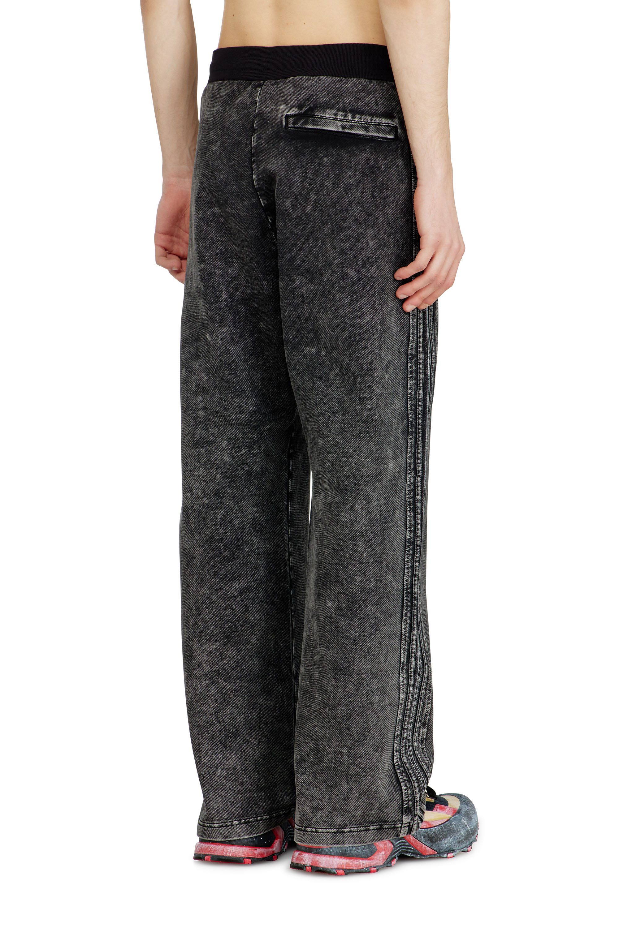 Diesel - P-ALT, Pantalones de ch&aacute;ndal estilo denim con bandas laterales Hombre in ToBeDefined - 3