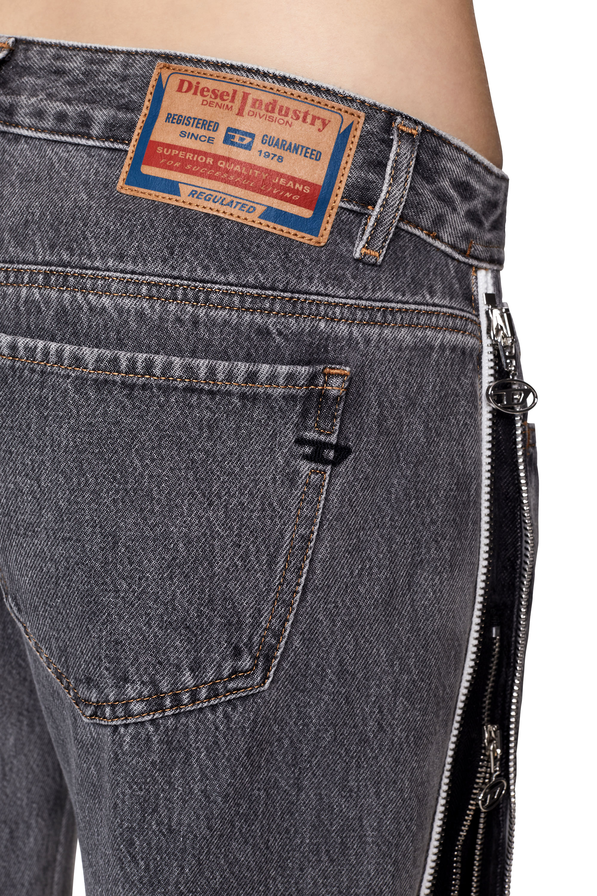 Diesel - 2002 09D18 Straight Jeans, Negro/Gris oscuro - Image 3