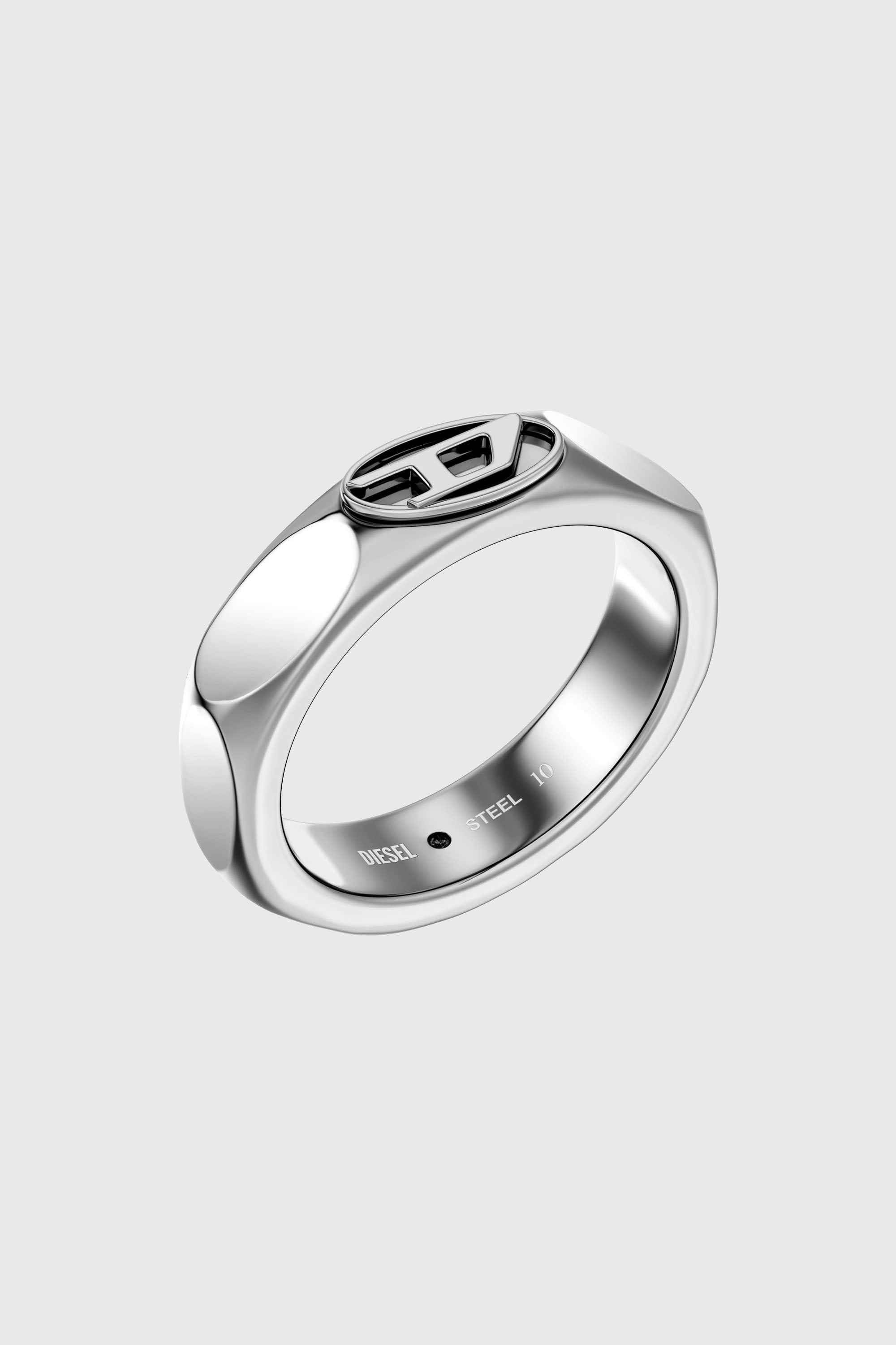 Anillo de acero inoxidable