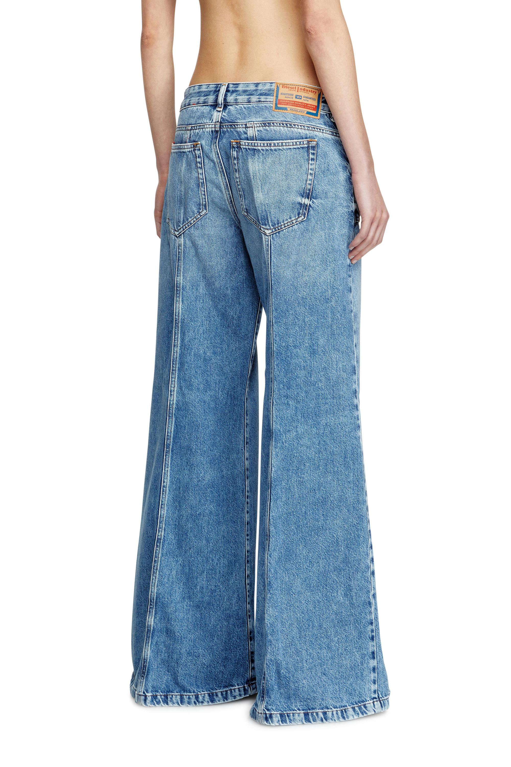 Diesel - Flare Jeans D-Akii 09H95 Mujer, Azul medio - 1