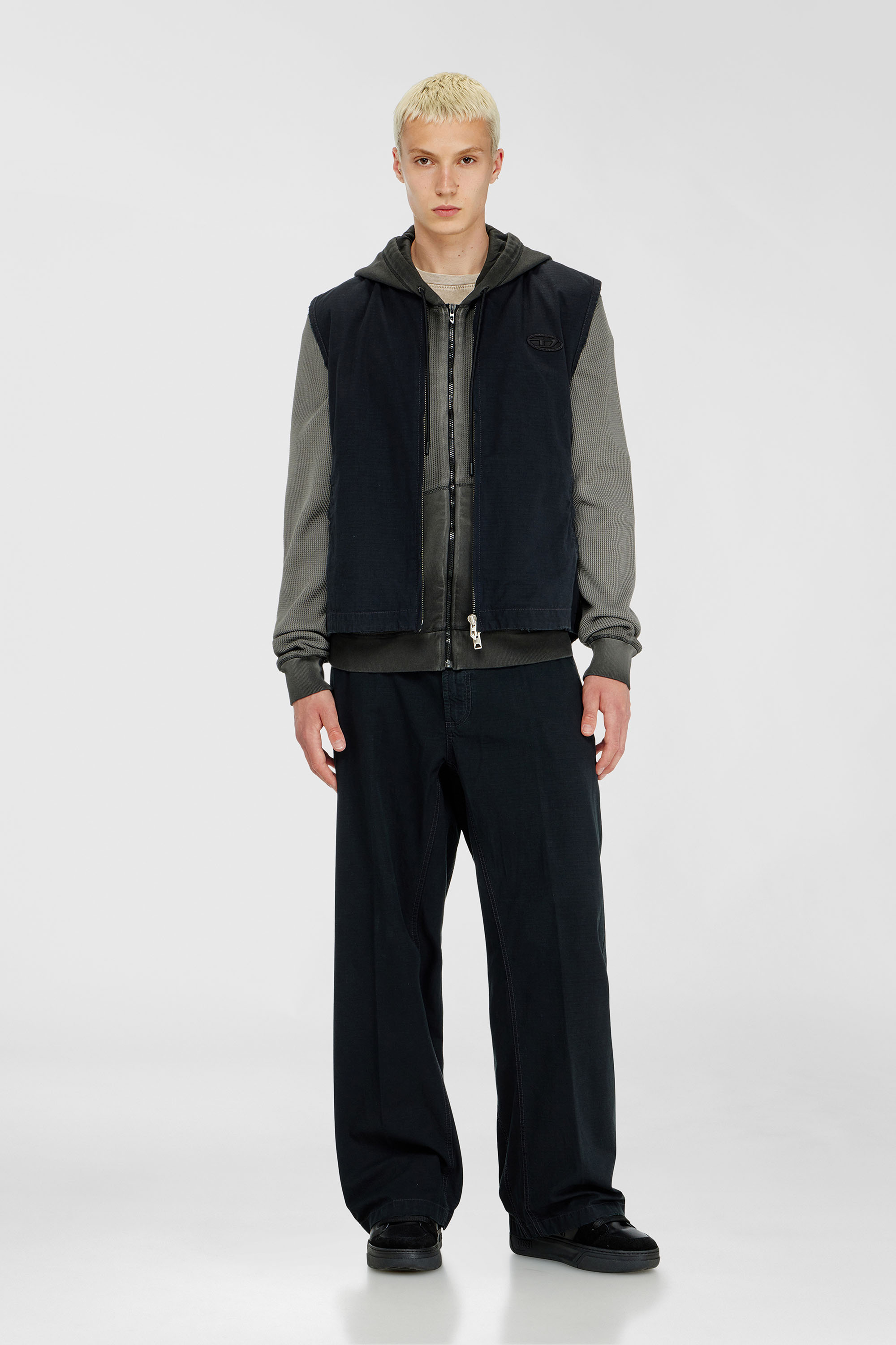Diesel - J-TYPE-CO-SL, Chaleco de algod&oacute;n ripstop con parche Oval D Hombre in Negro - 2