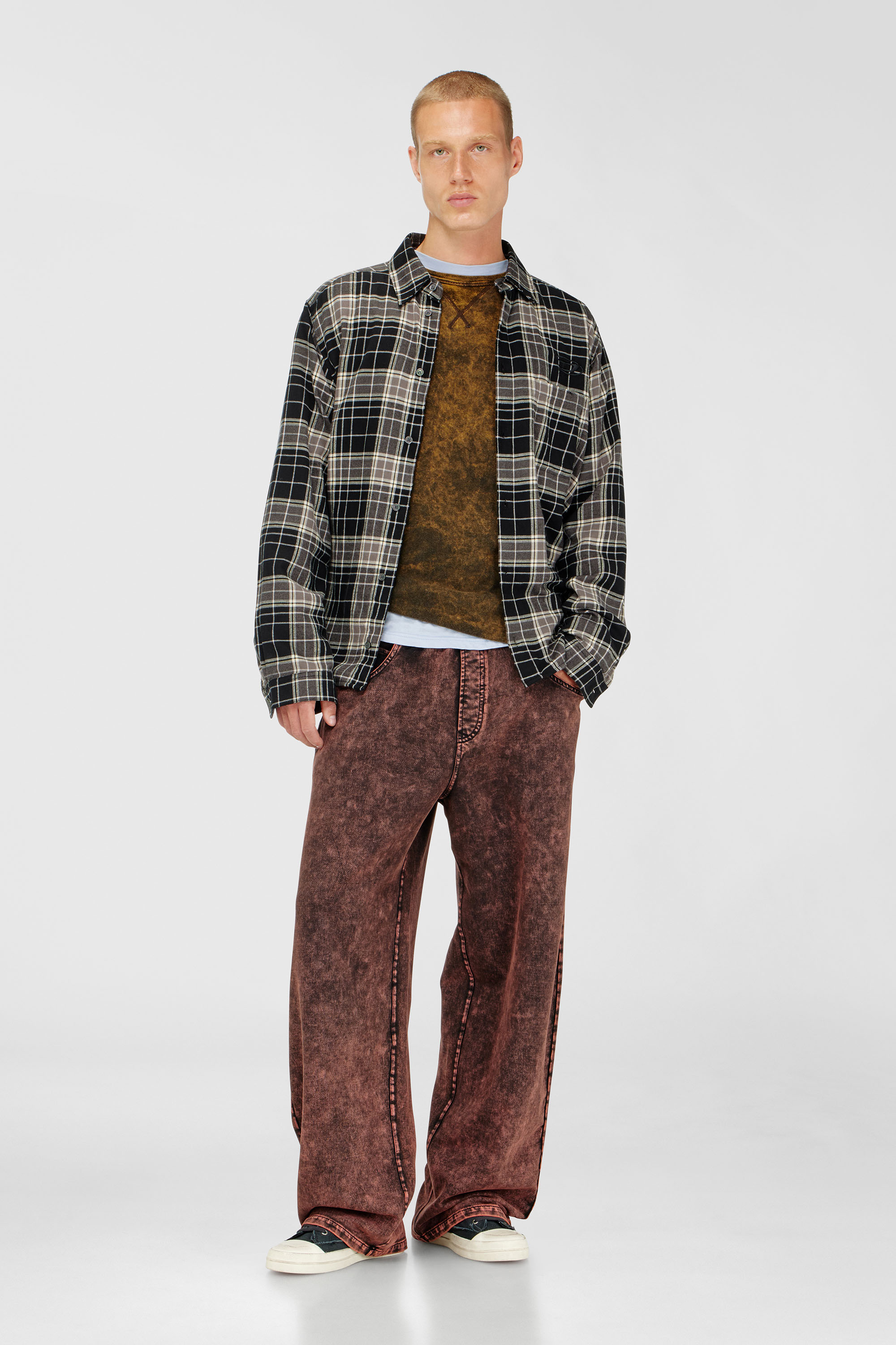 Diesel - T-BOXT-LS-RAW, Camiseta de manga larga acid-wash con detalles deshilachados Hombre in Marr&oacute;n - 2