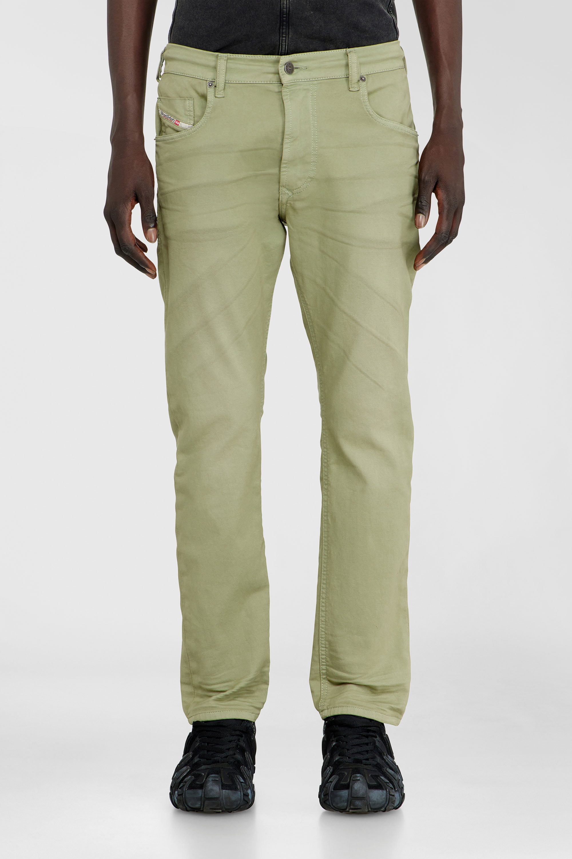 Diesel - Regular 2032 D-Krooley-BW Joggjeans&reg; 0670M Hombre, Verde Oliva - 1