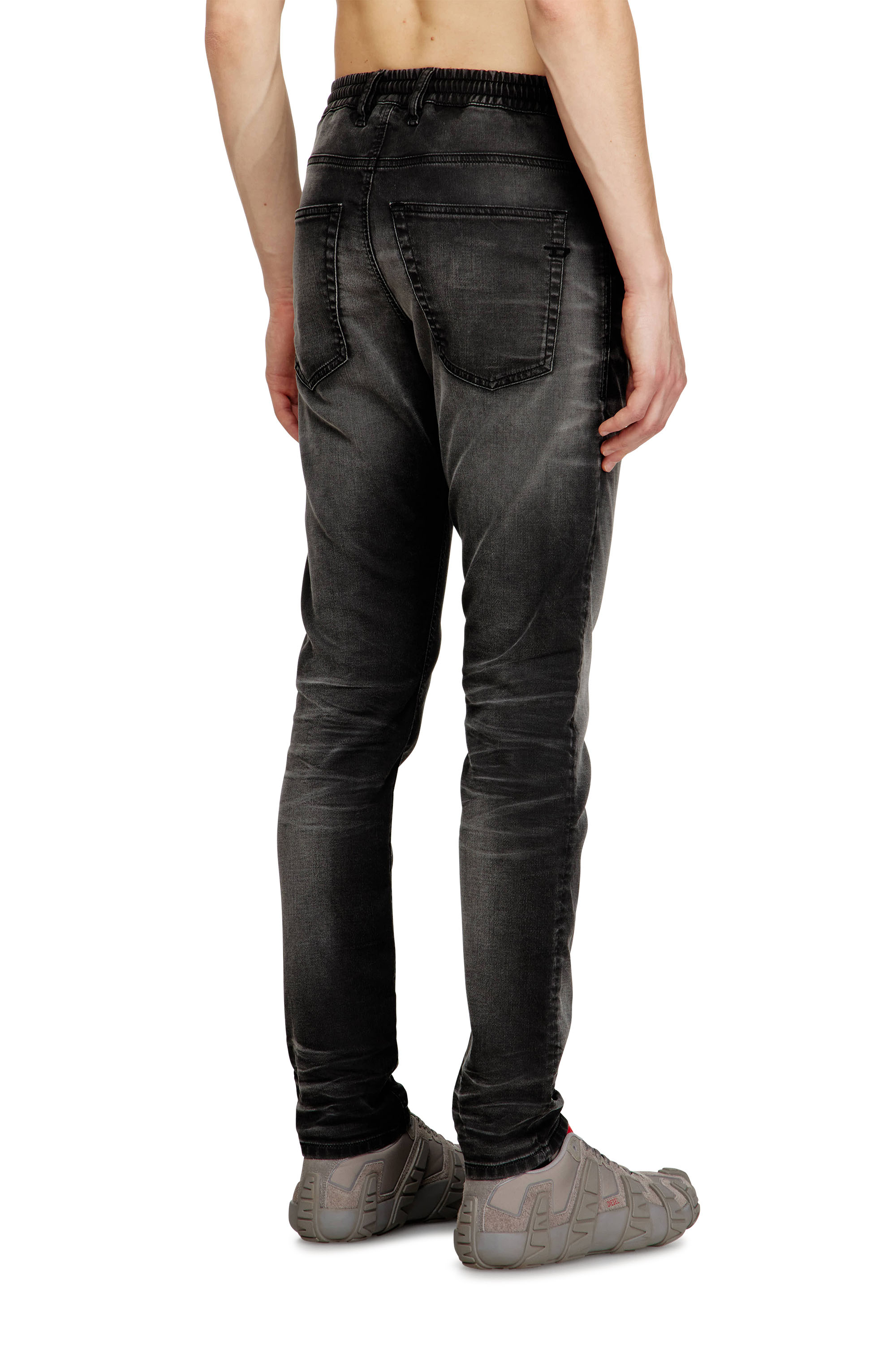 Diesel - Regular 2032 D-Krooley Joggjeans&reg; 068UG Hombre, Negro/Gris oscuro - 4