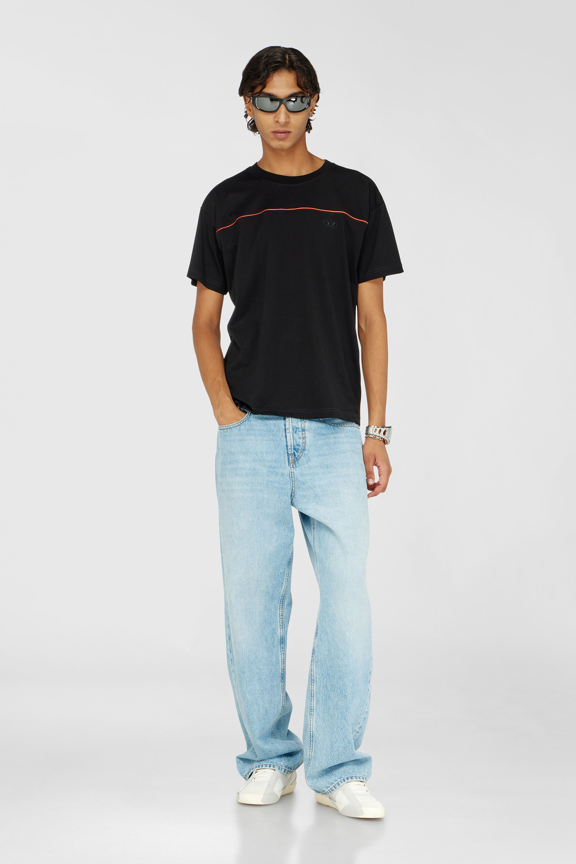 Diesel - T-NORM-PIPING, Camiseta con ribete en contraste Hombre in Negro - 2