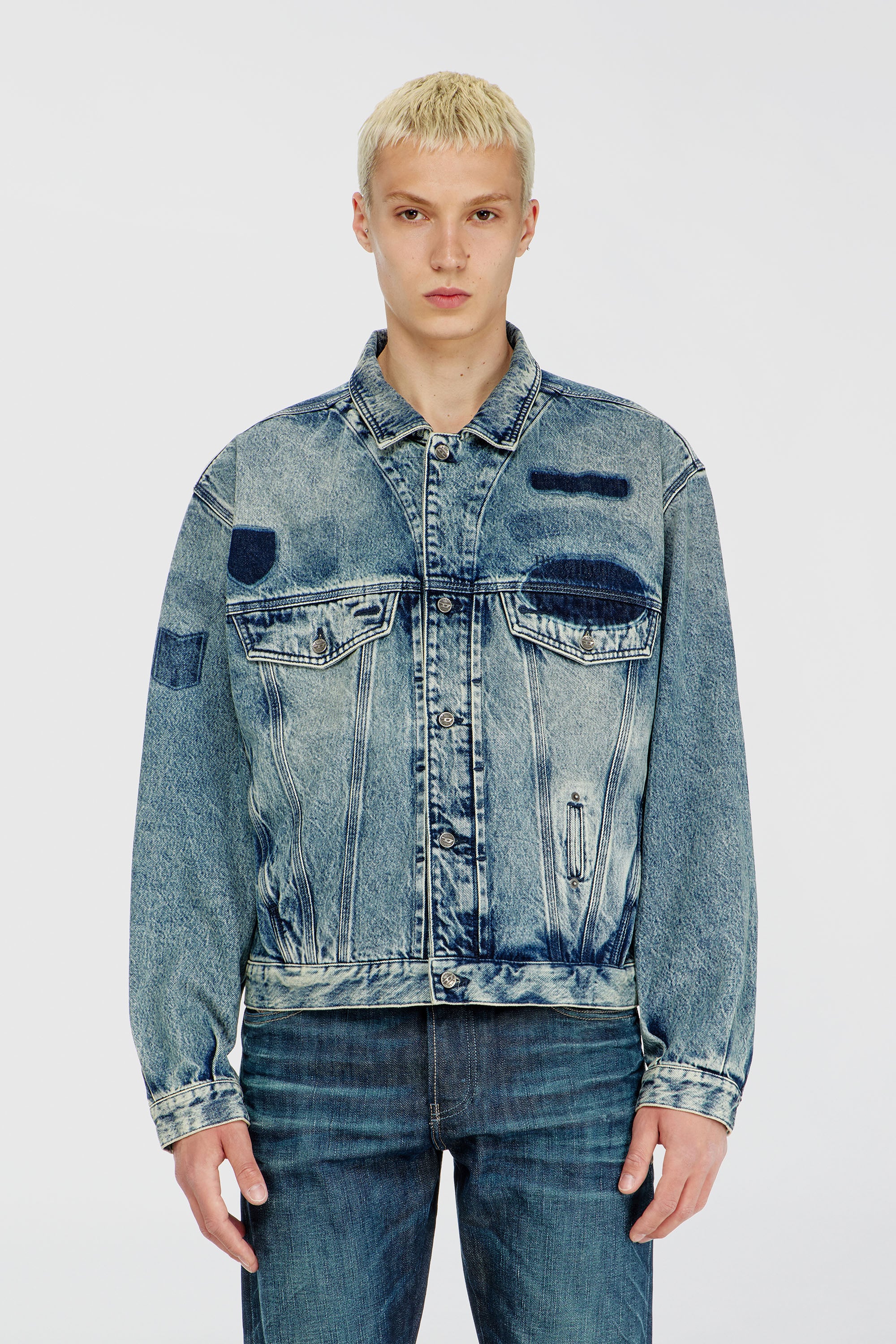 Diesel - D-DENVER-S2, Chaqueta trucker con efecto patch Unisex in Azul marino - 1