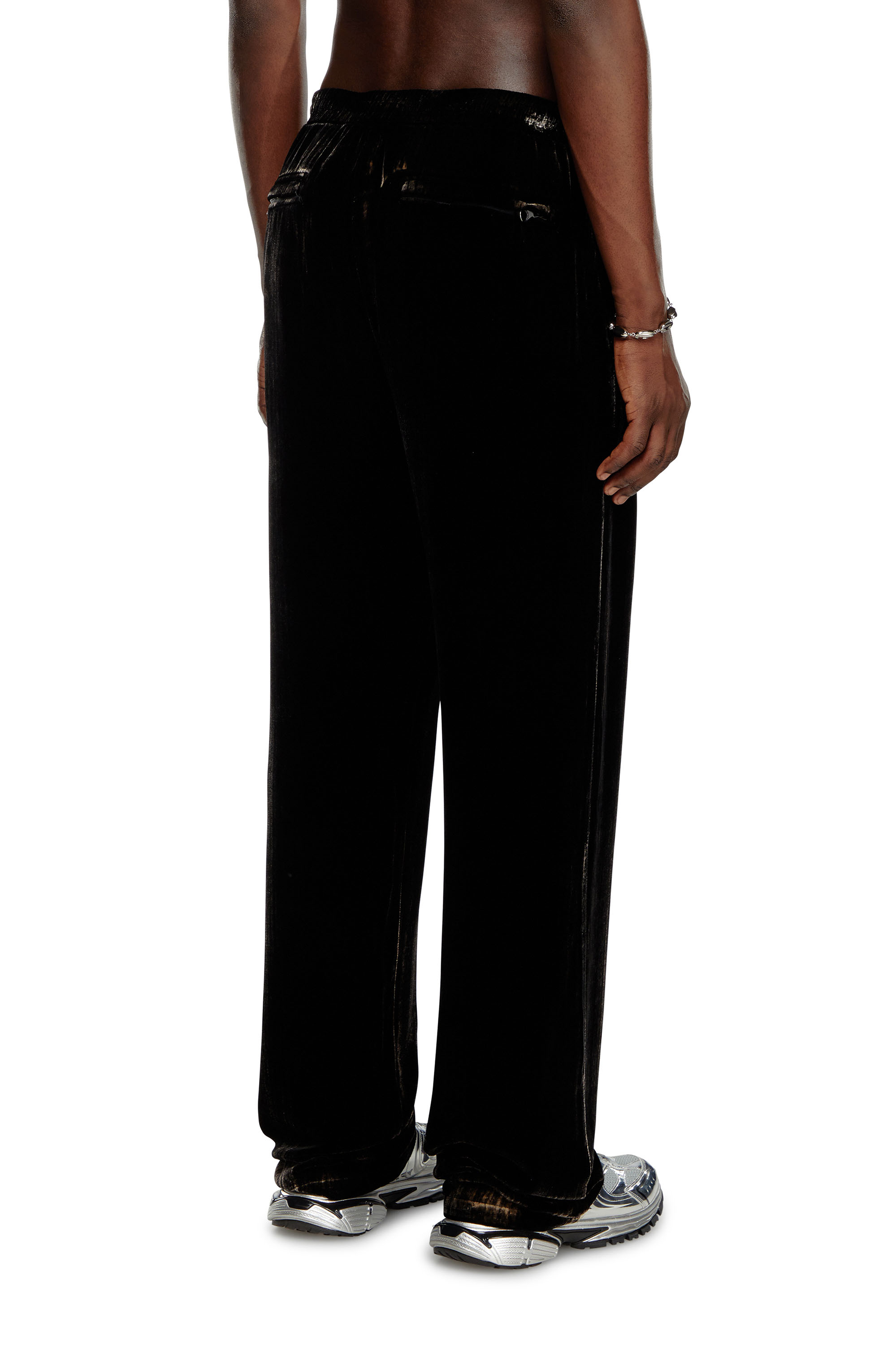 Diesel - P-SALFORD, Pantalones deportivos de terciopelo tratado Hombre in Negro - 4