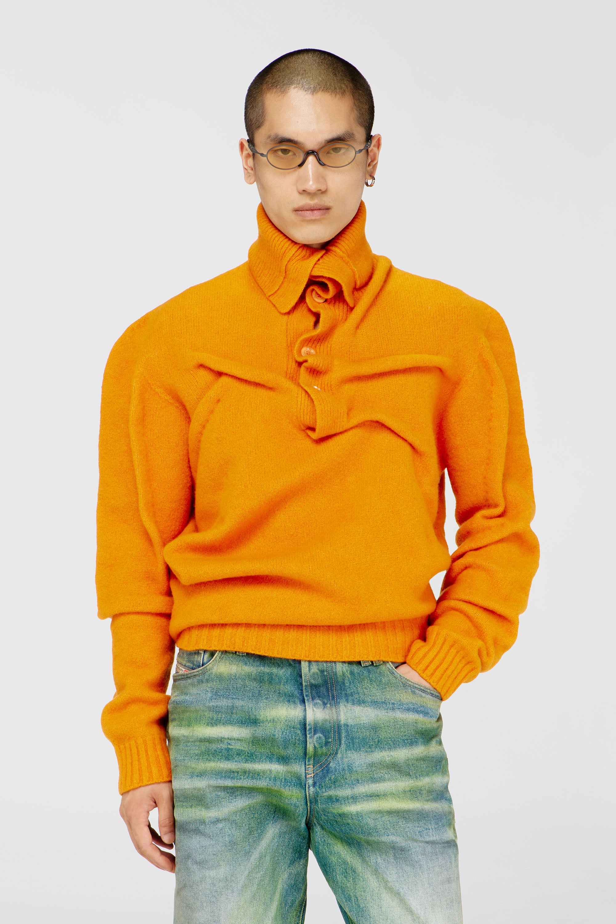 Diesel - K-ANDREW, Jersey con cuello de botones en punto hervido arrugado Hombre in Naranja - 1