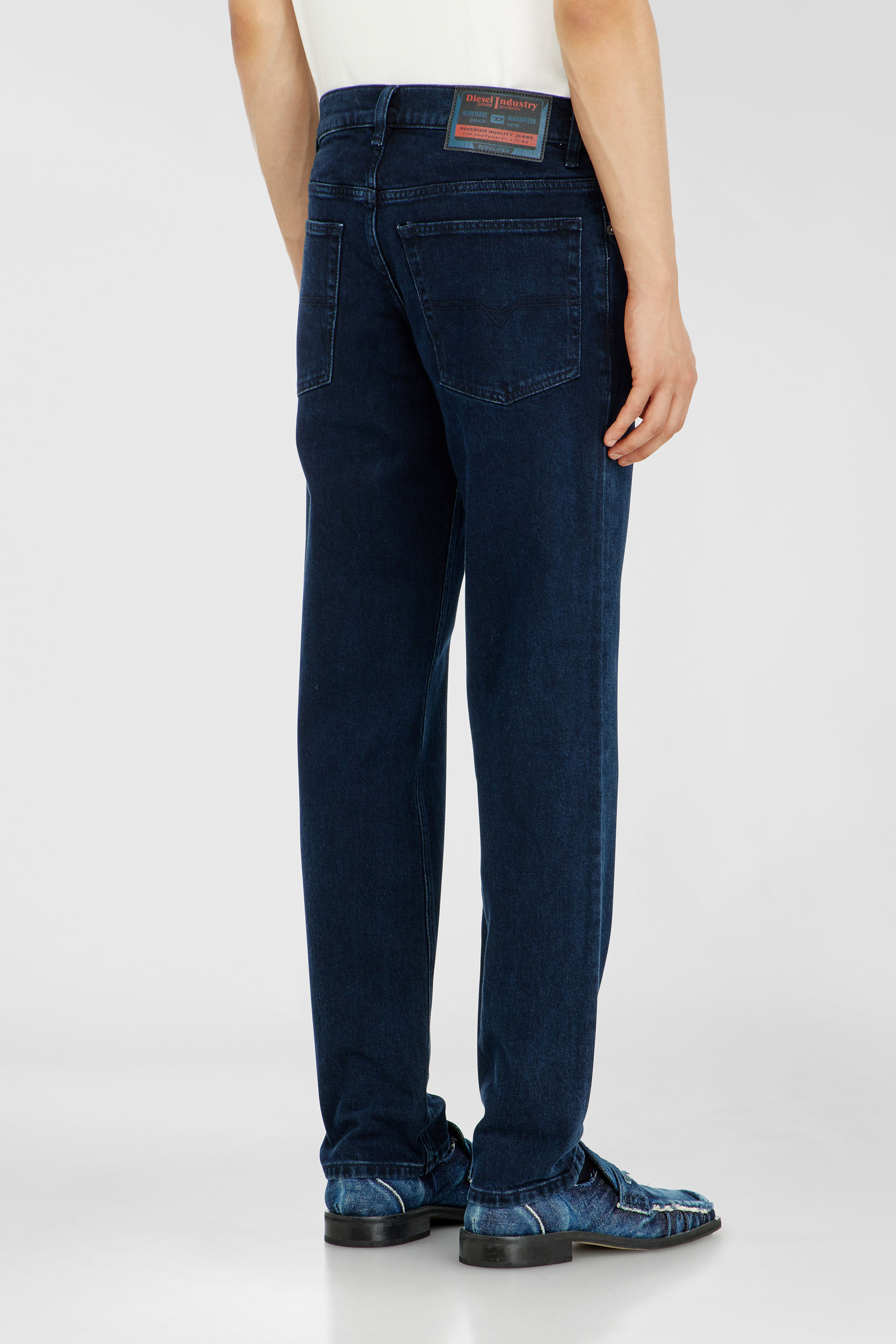 Diesel - Regular Jeans 2023 D-Finitive 0KBBJ Hombre, Azul Oscuro - 5